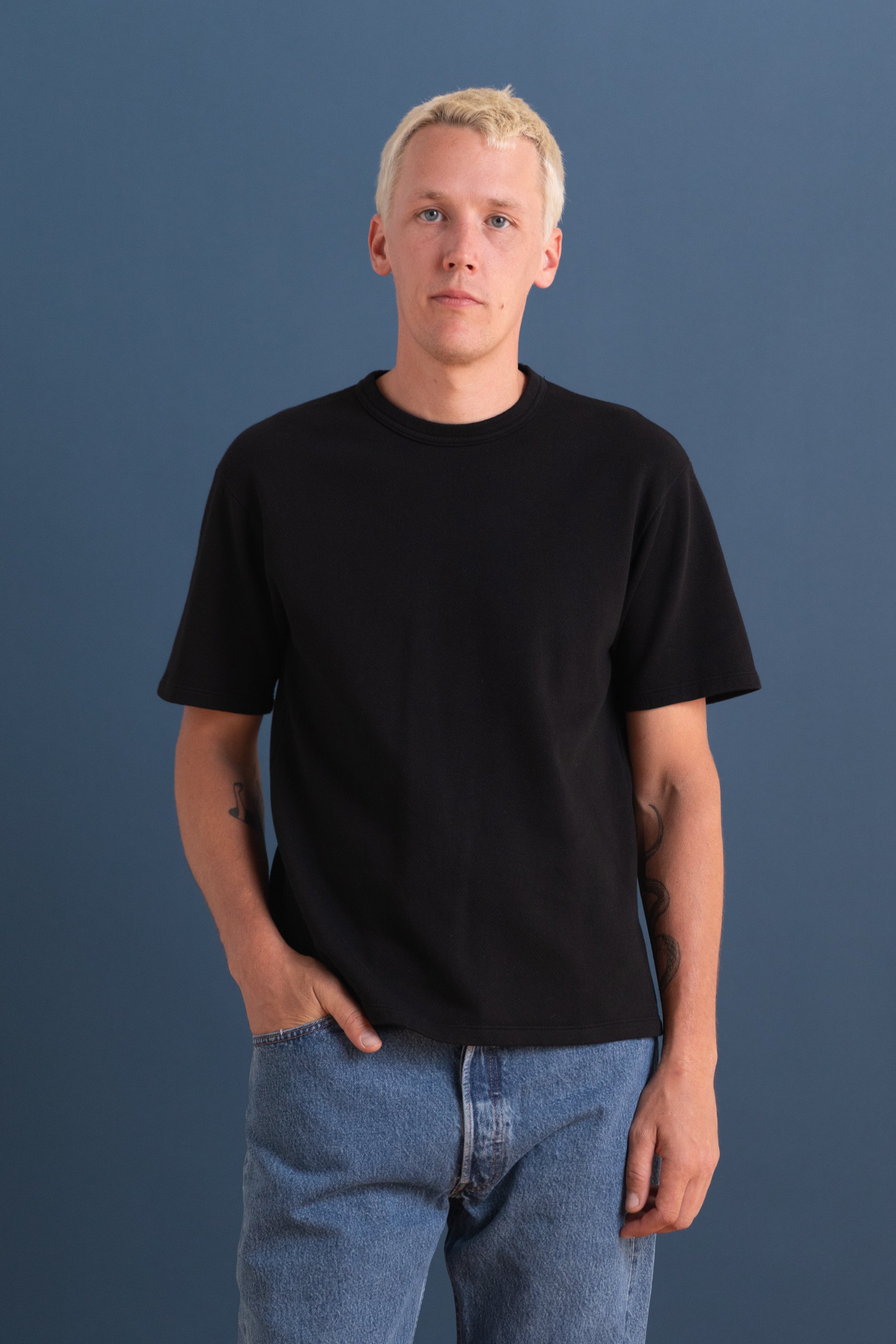 MESH TEE SHIRT IN BLACK