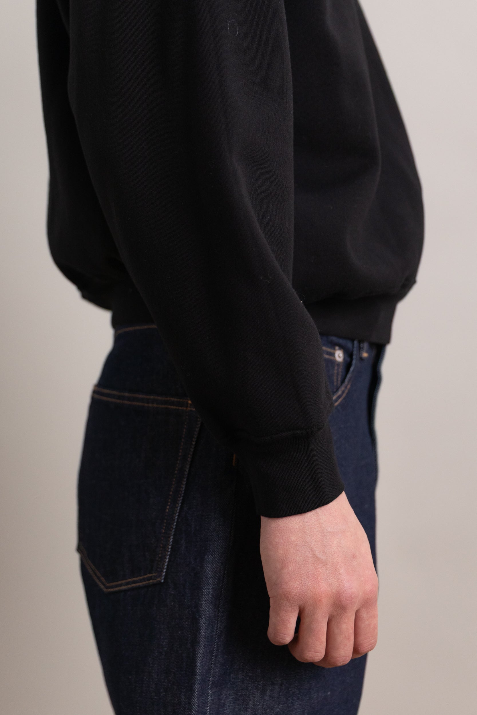 MINI CREWNECK IN BLACK