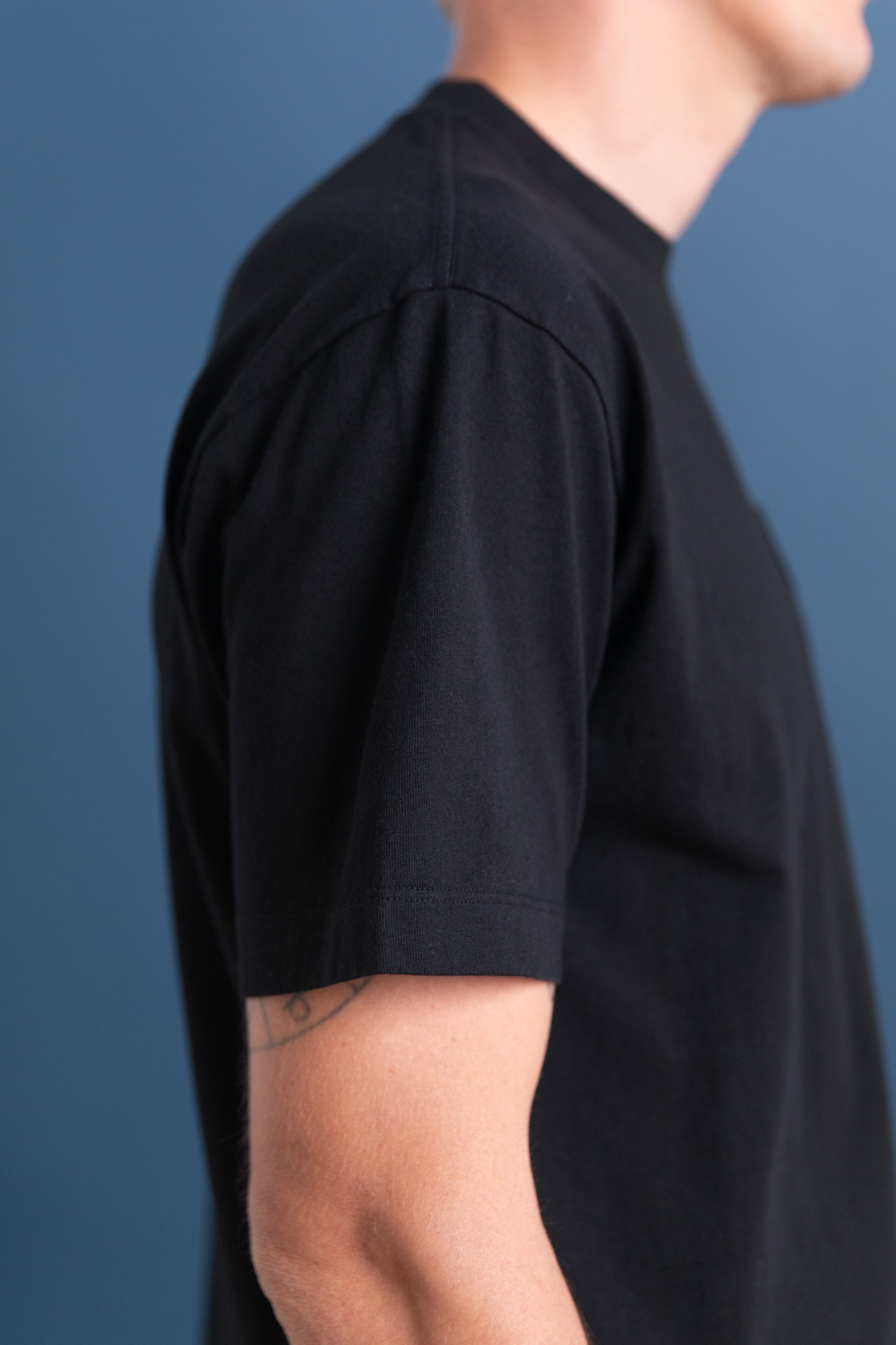 MUNICIPAL POCKET TEE IN BLACK