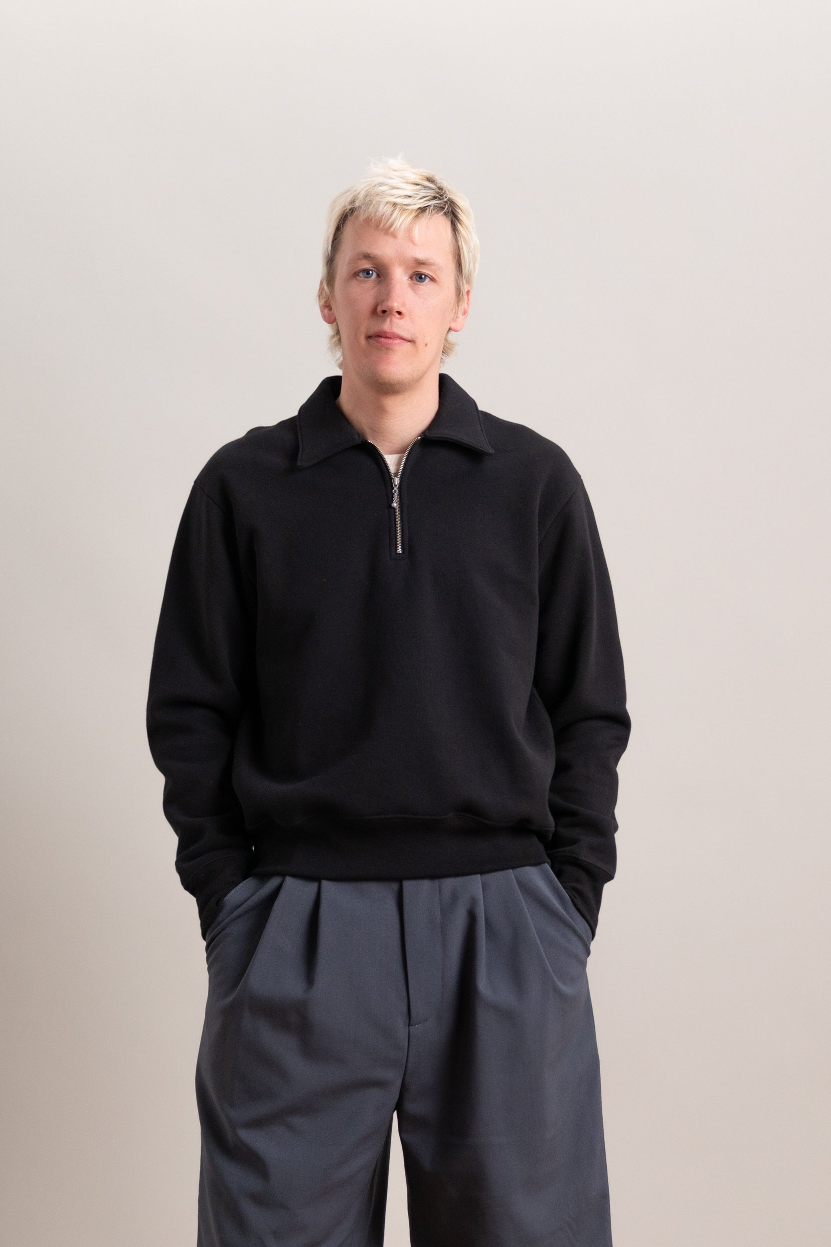 COTTON WOOL QUARTER ZIP IN BLACK