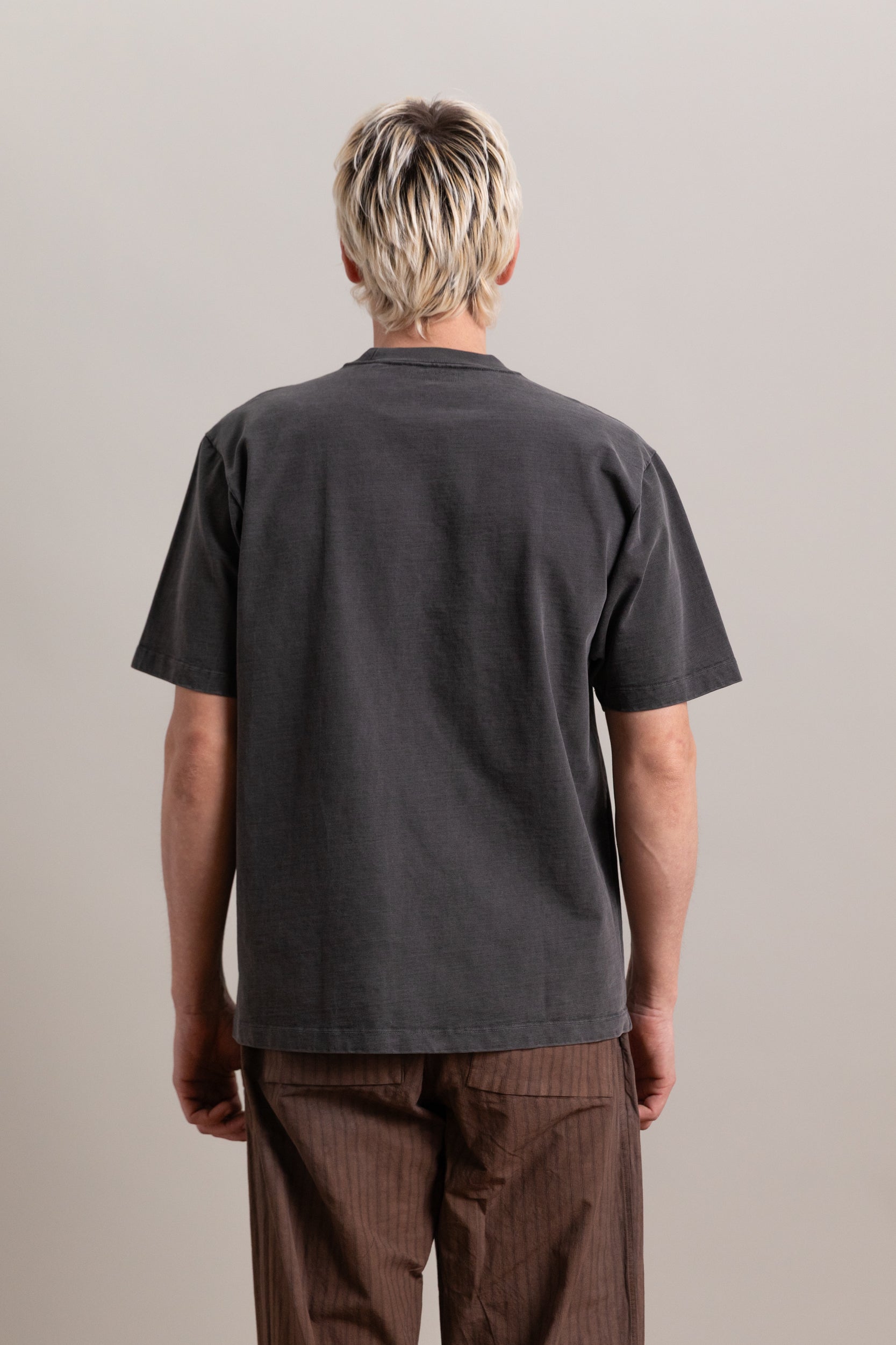 SHORT SLEEVE RUGBY TEE IN GRINDLE