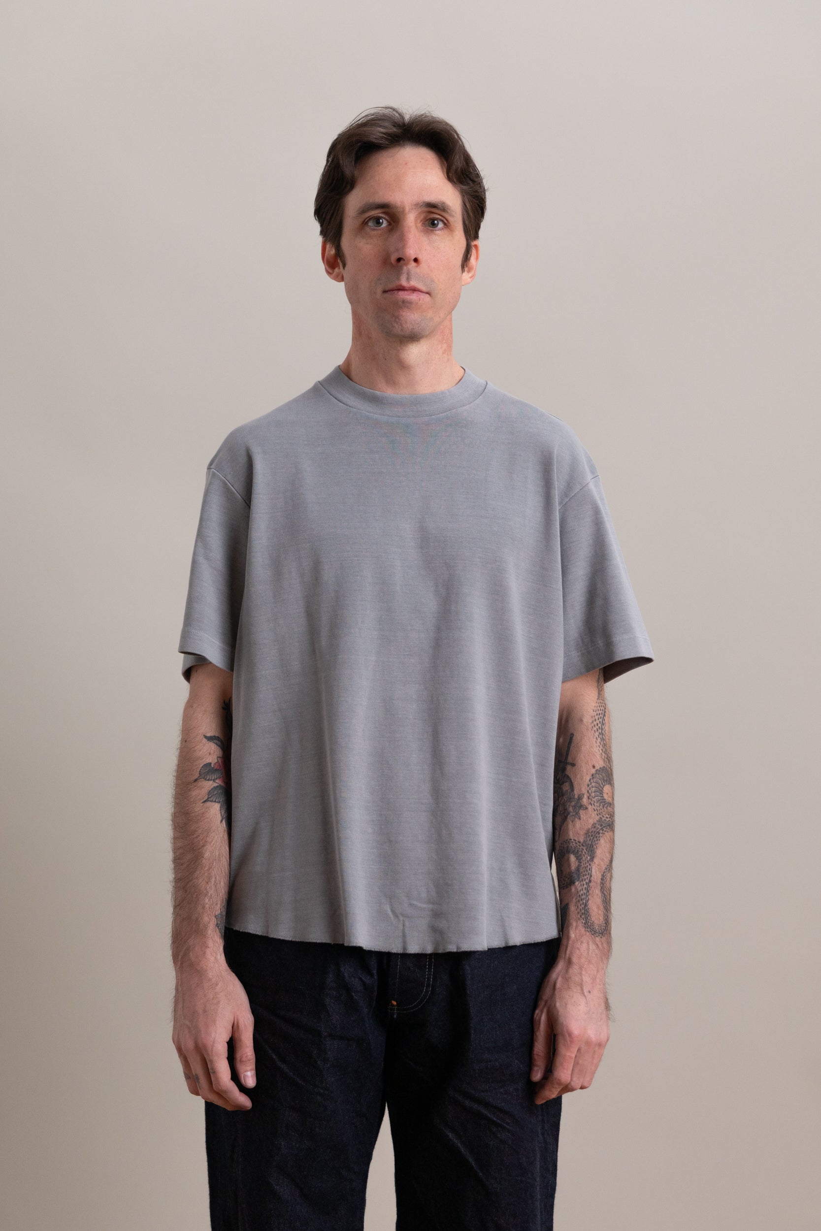 SIERRA STRIPE TEE SHIRT IN PIGMENT CHALK