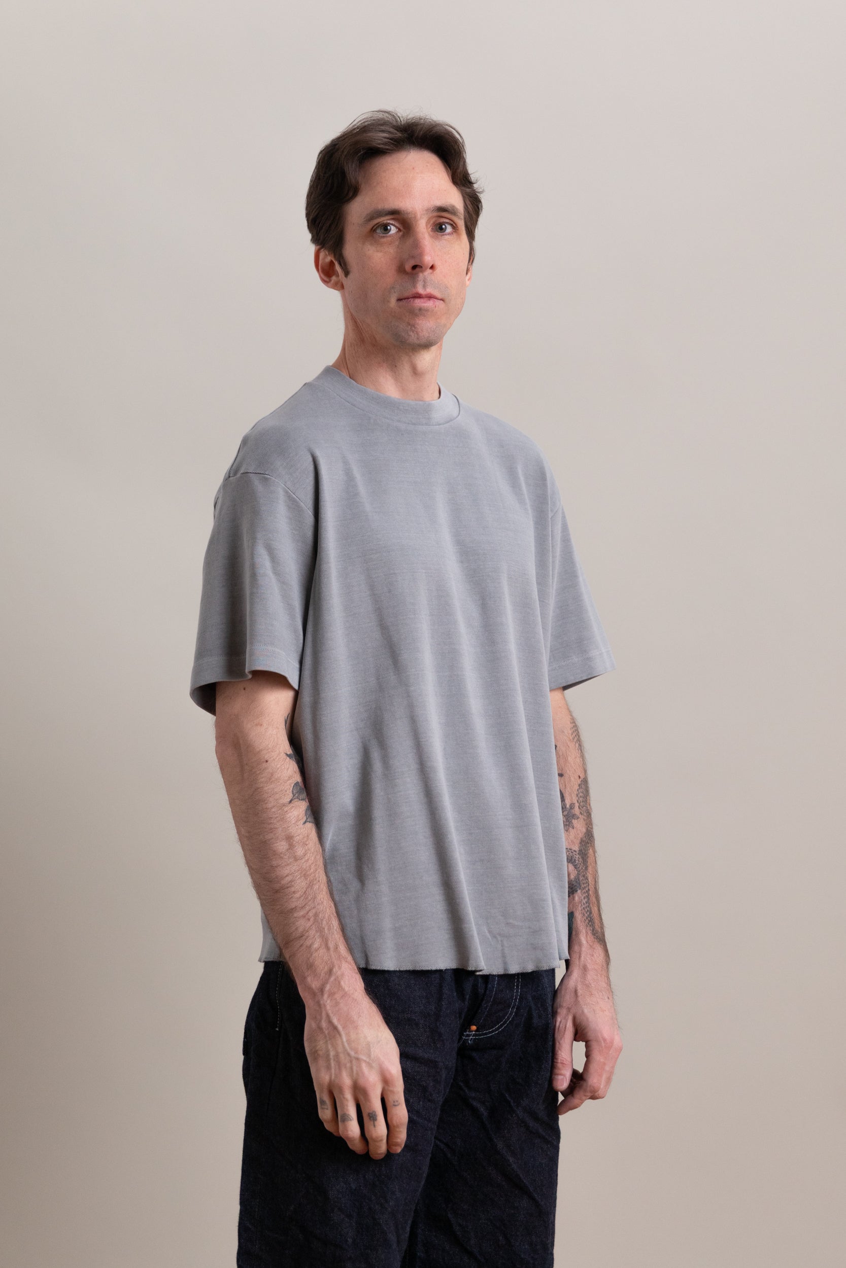 SIERRA STRIPE TEE SHIRT IN PIGMENT CHALK