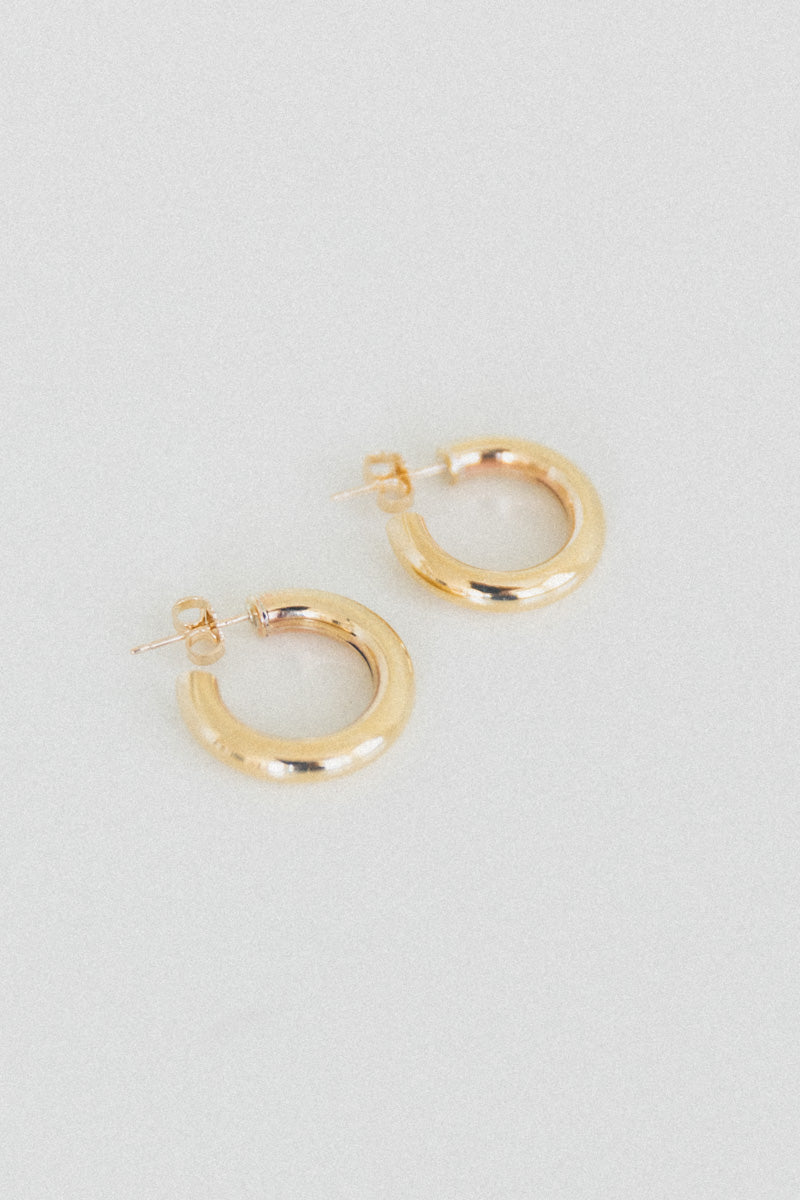 MEDIUM HOOP EARRINGS