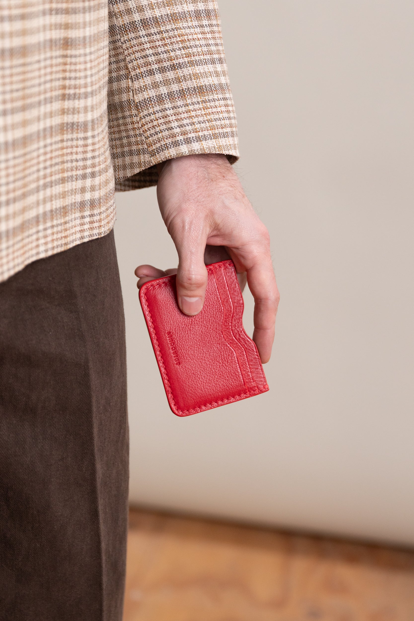 AKIRA WALLET IN CARMINE MILLED LEATHER