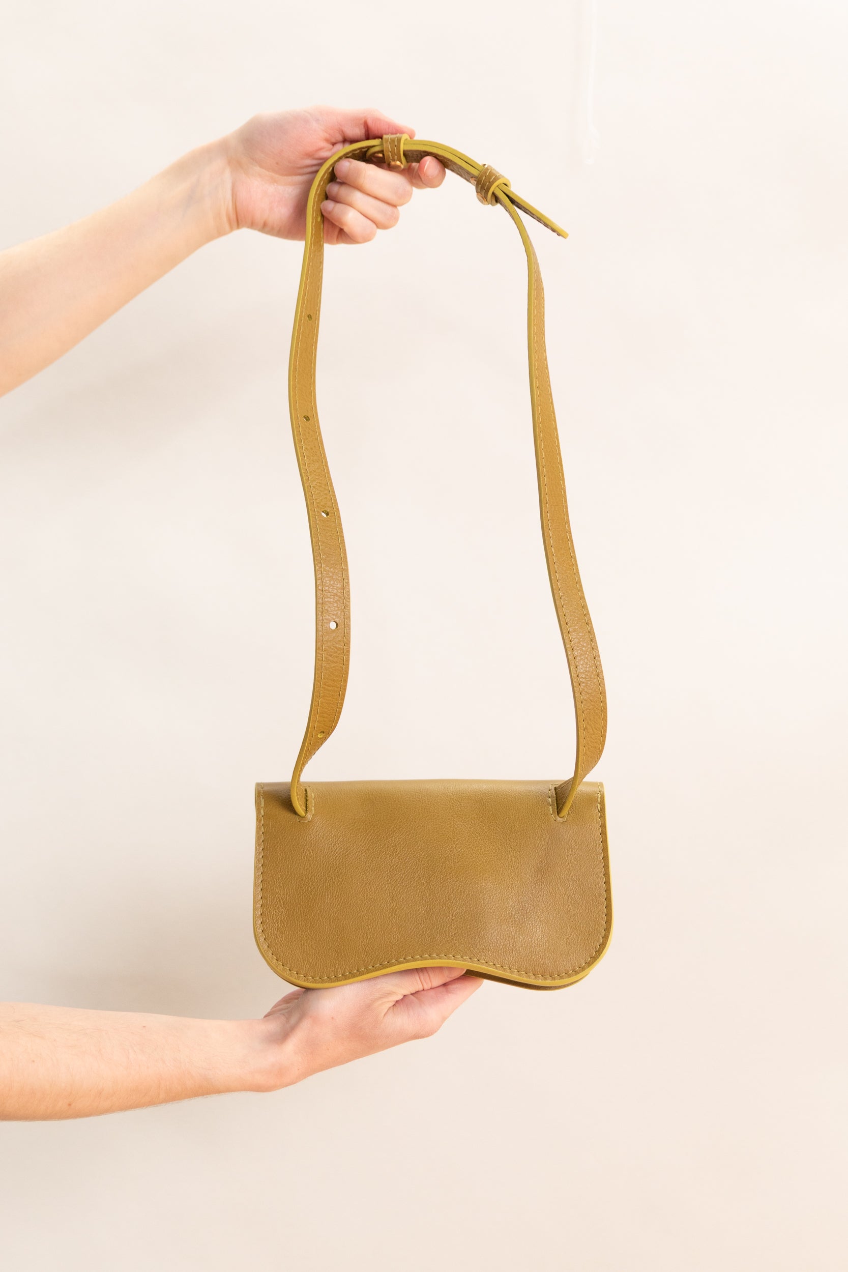 FABA IN GREEN OCHRE PEBBLE LEATHER