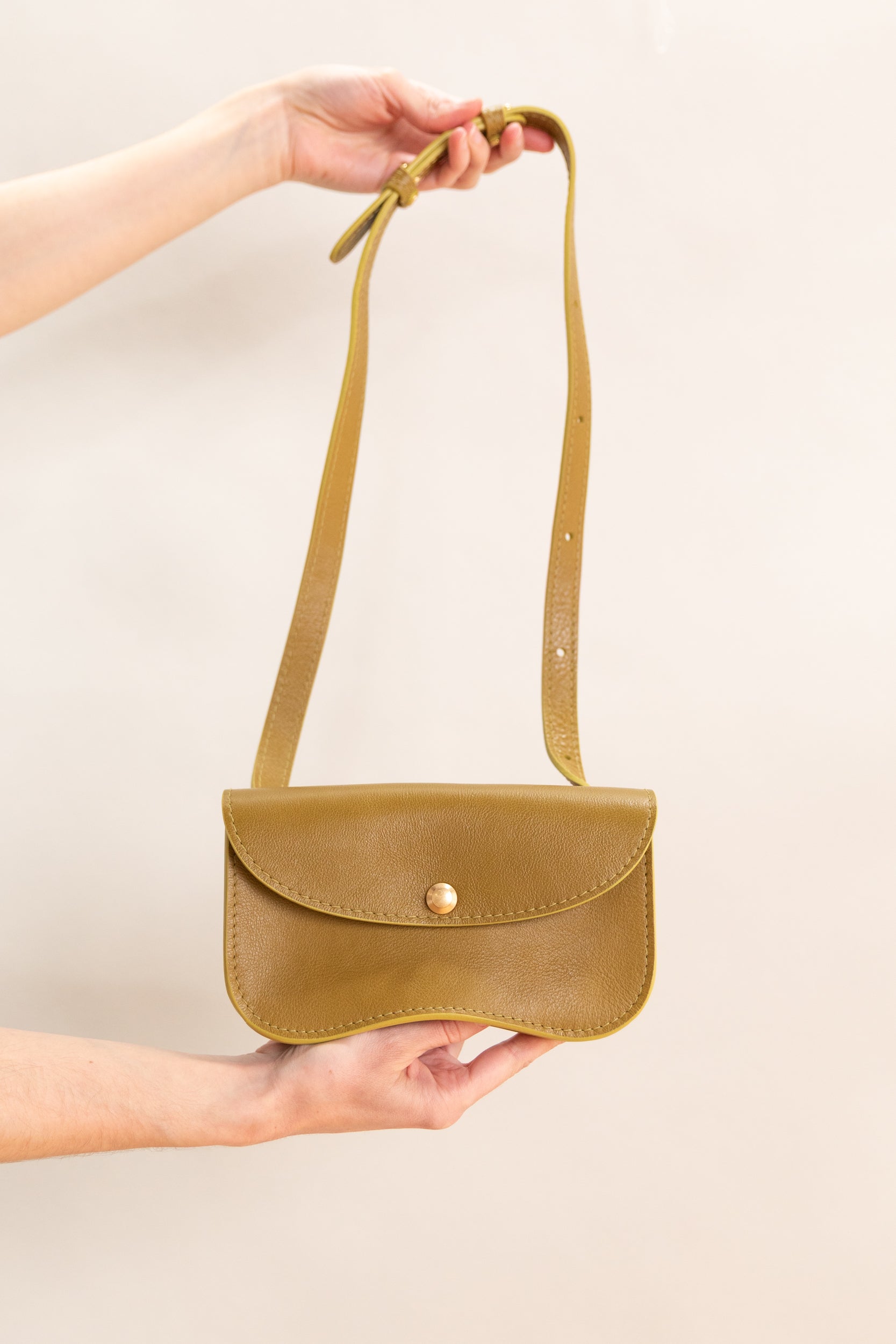 FABA IN GREEN OCHRE PEBBLE LEATHER