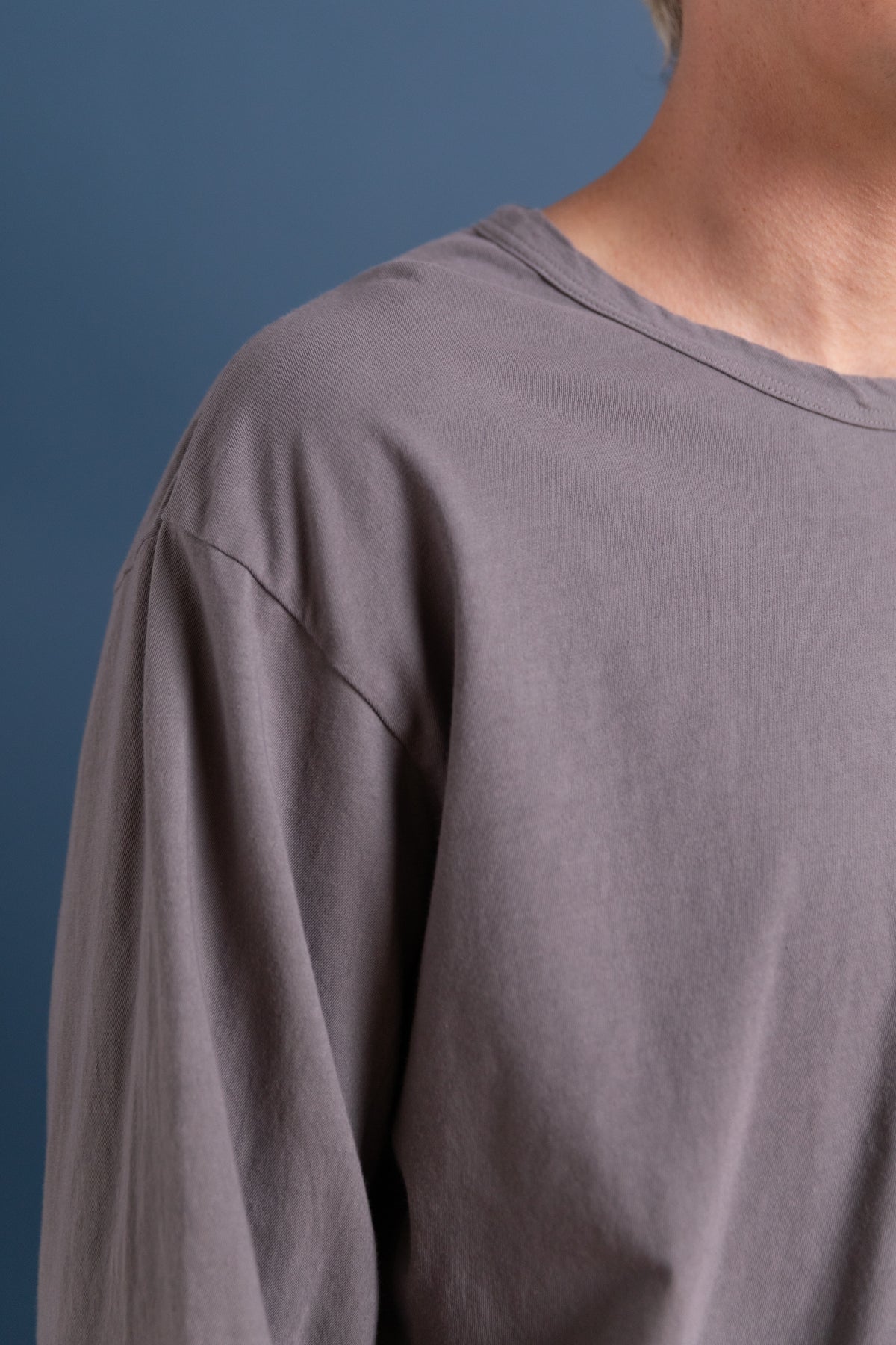 R21 S6 LONG SLEEVE BINDER T-SHIRT IN LEAD JERSEY
