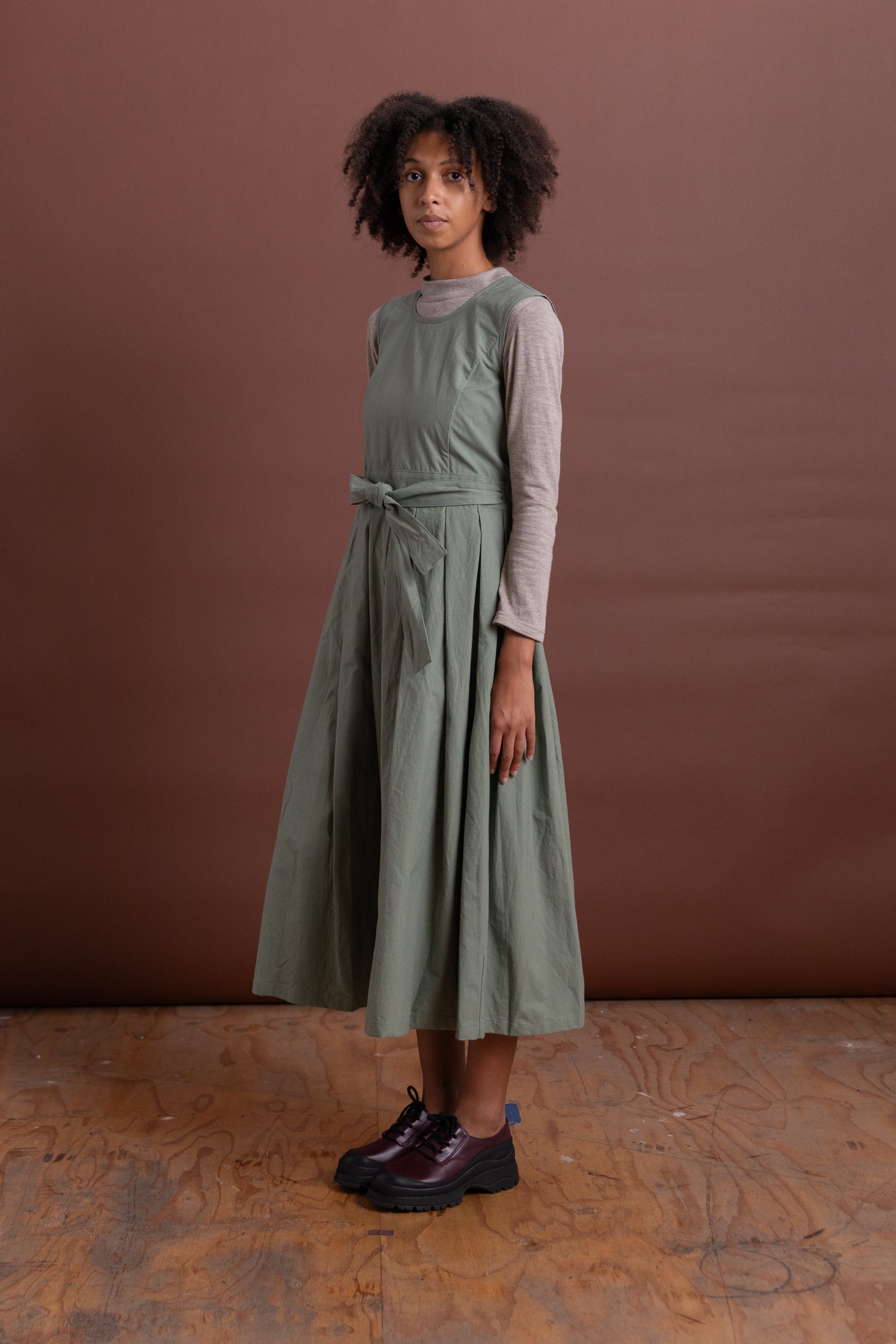 R19 A8 KOREAN APRON DRESS IN GUM WEATHER