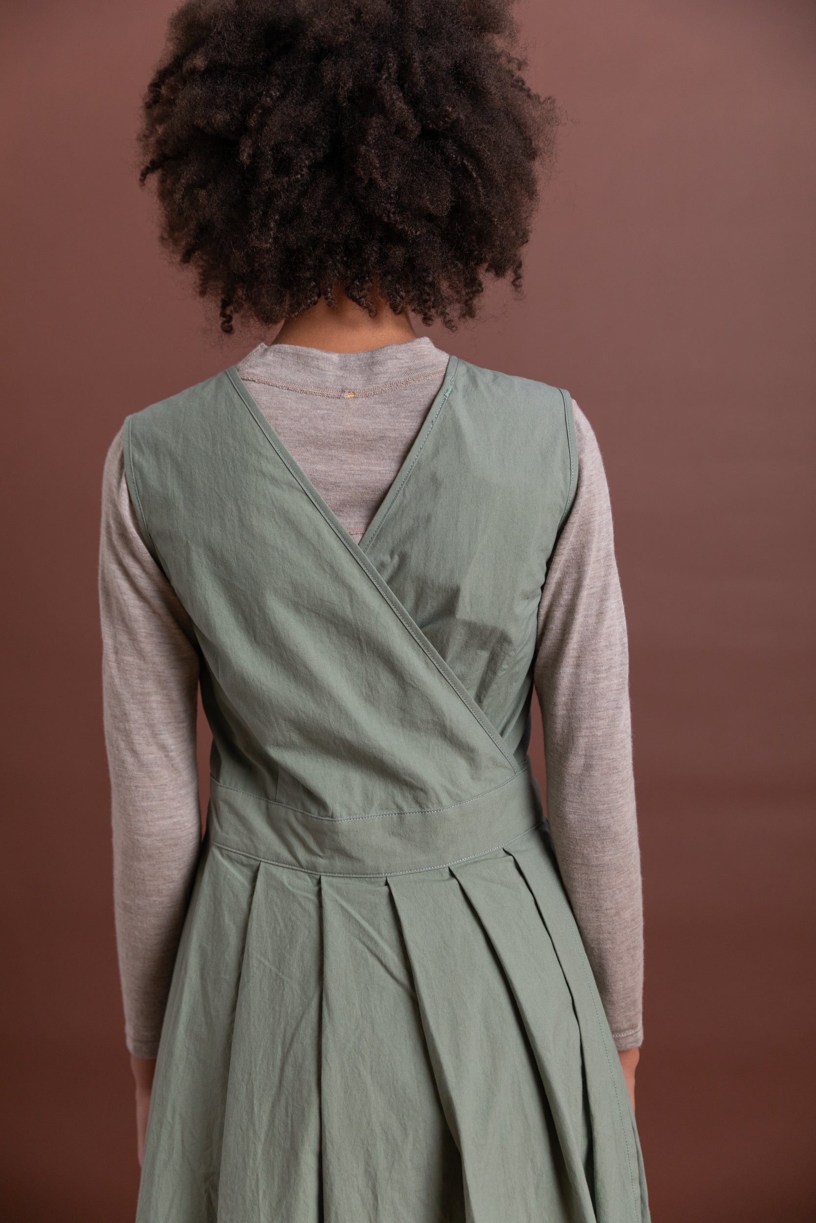 R19 A8 KOREAN APRON DRESS IN GUM WEATHER