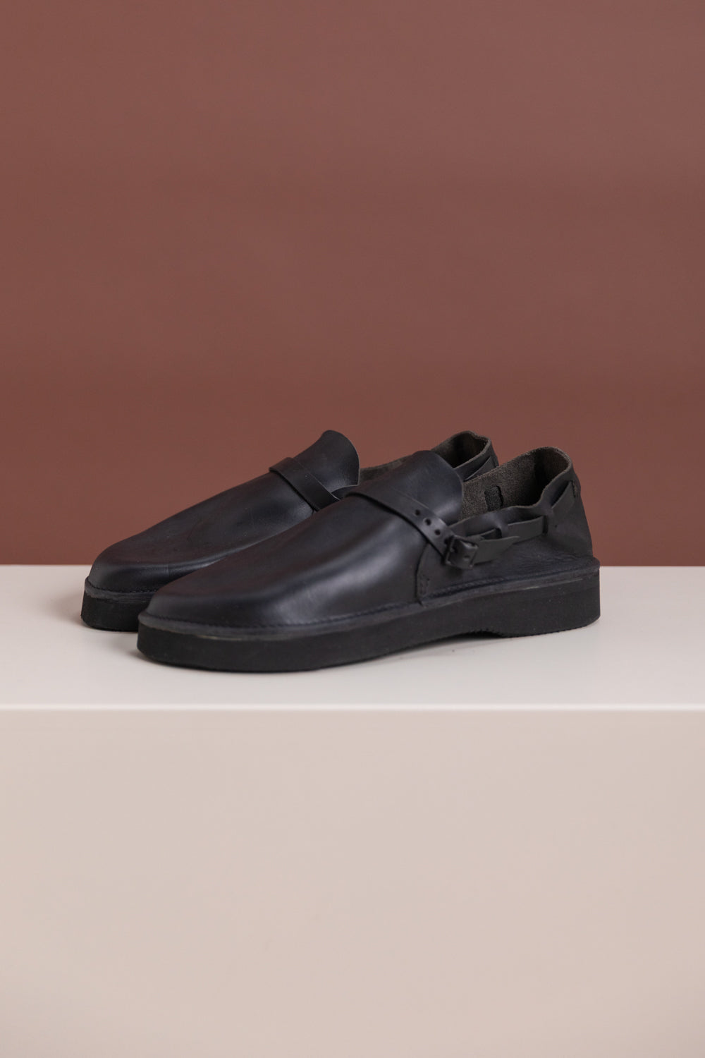 R19V1 AURORA LOW IN BLACK HORWEEN