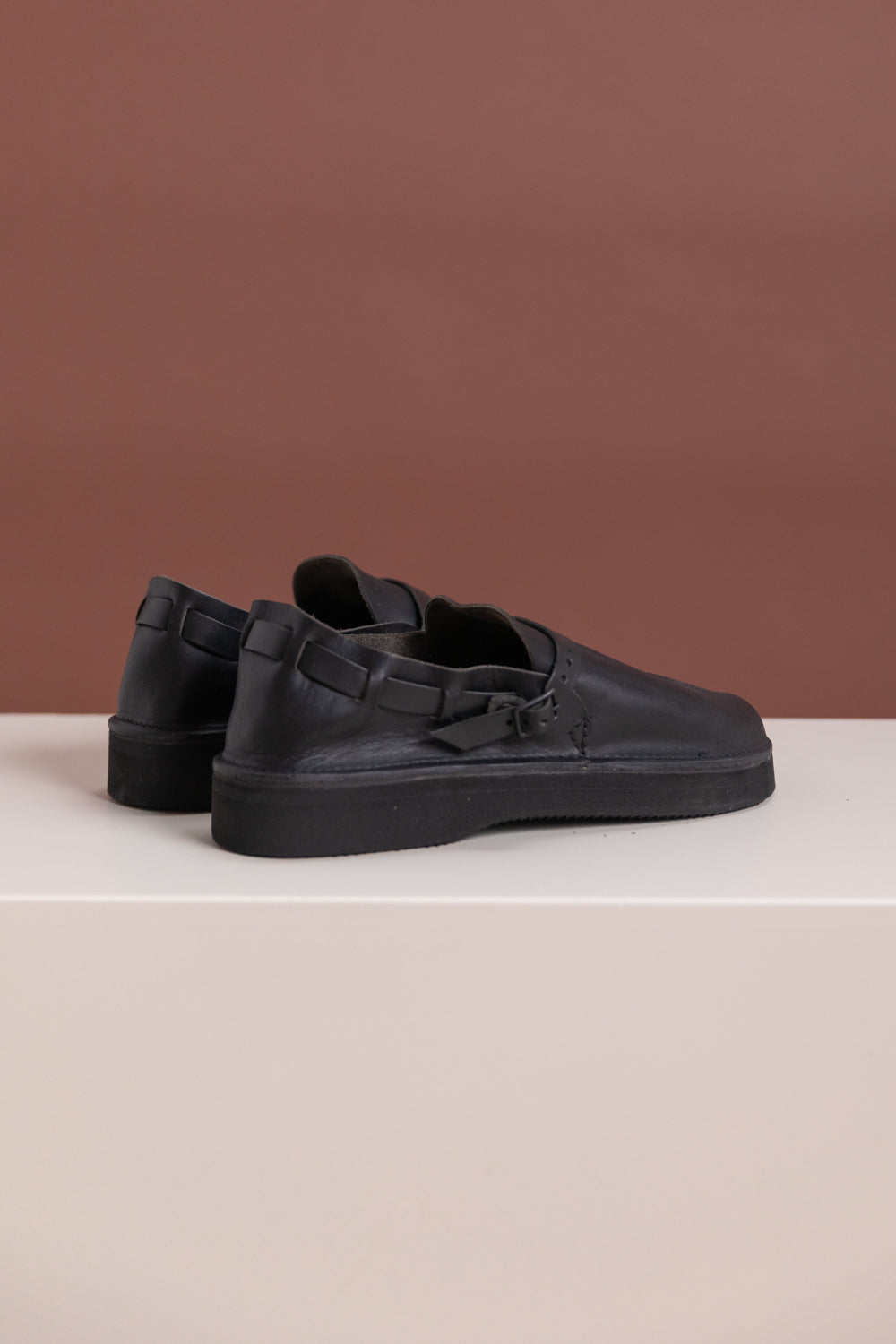 R19V1 AURORA LOW IN BLACK HORWEEN