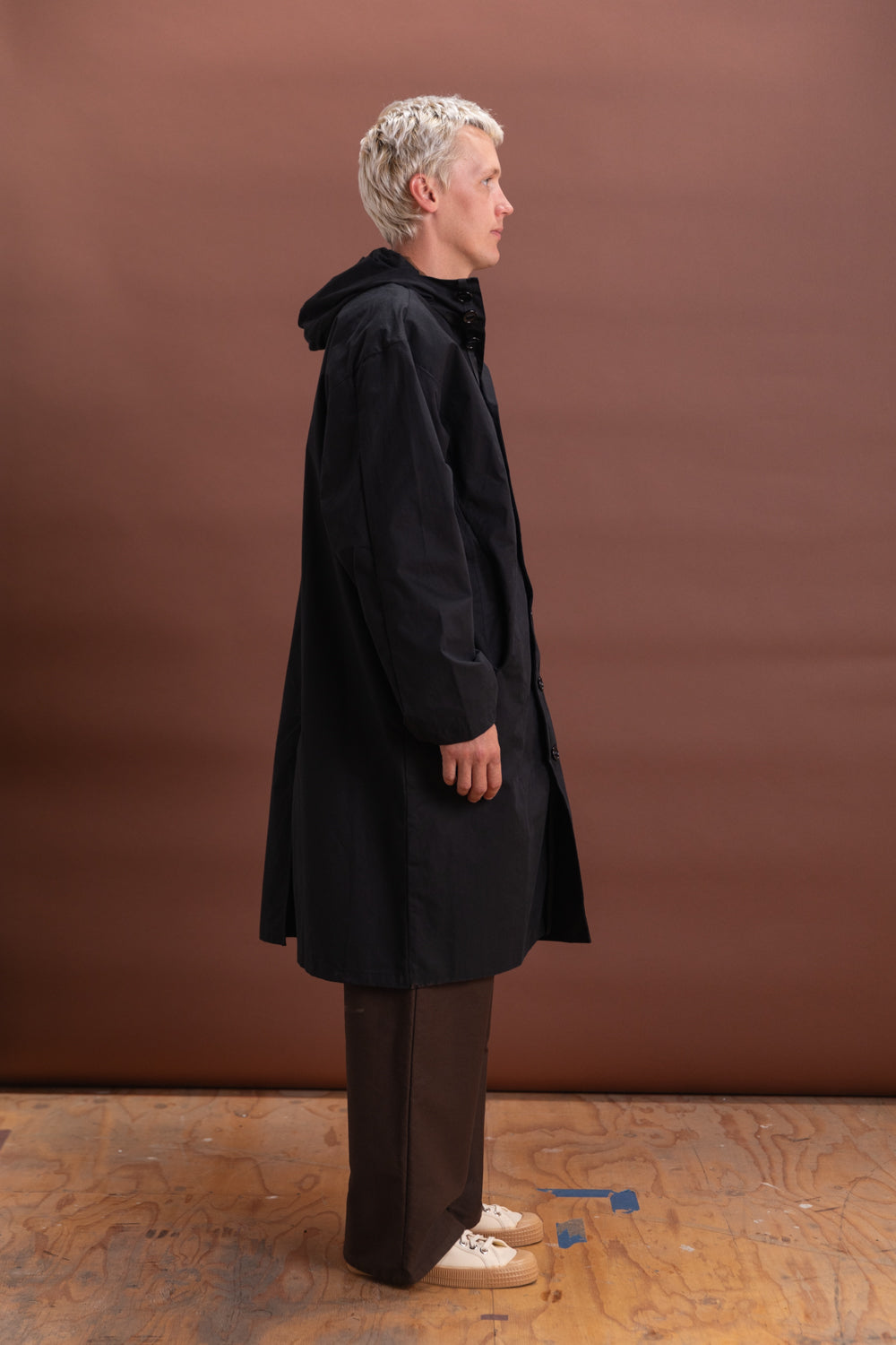 R19 Y-1 GILL COAT IN BLACK MASTER SHIELD