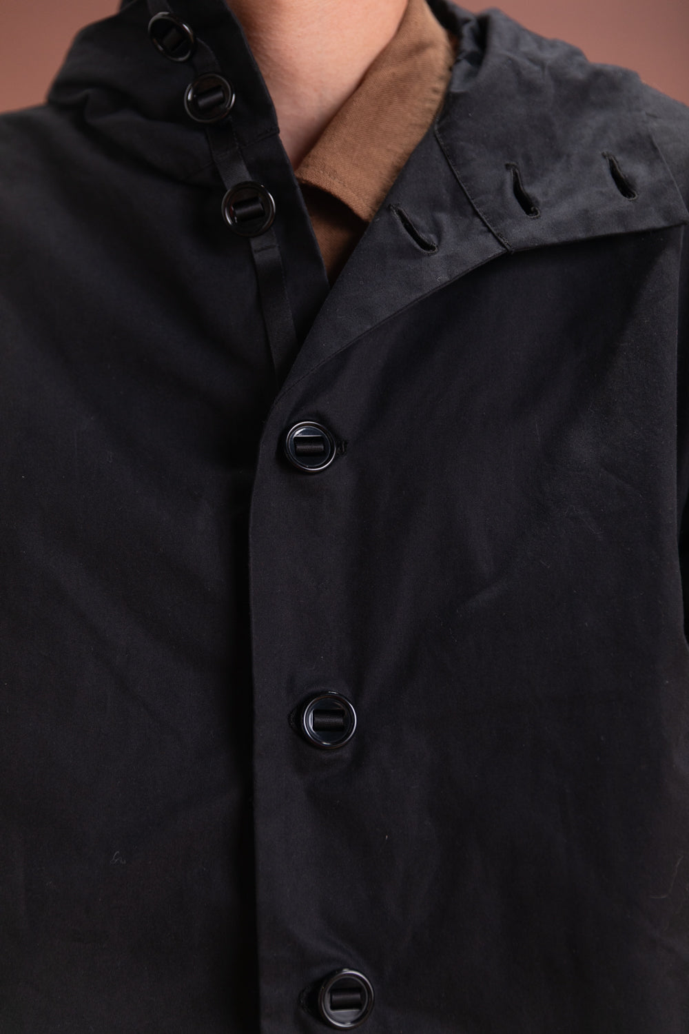 R19 Y-1 GILL COAT IN BLACK MASTER SHIELD