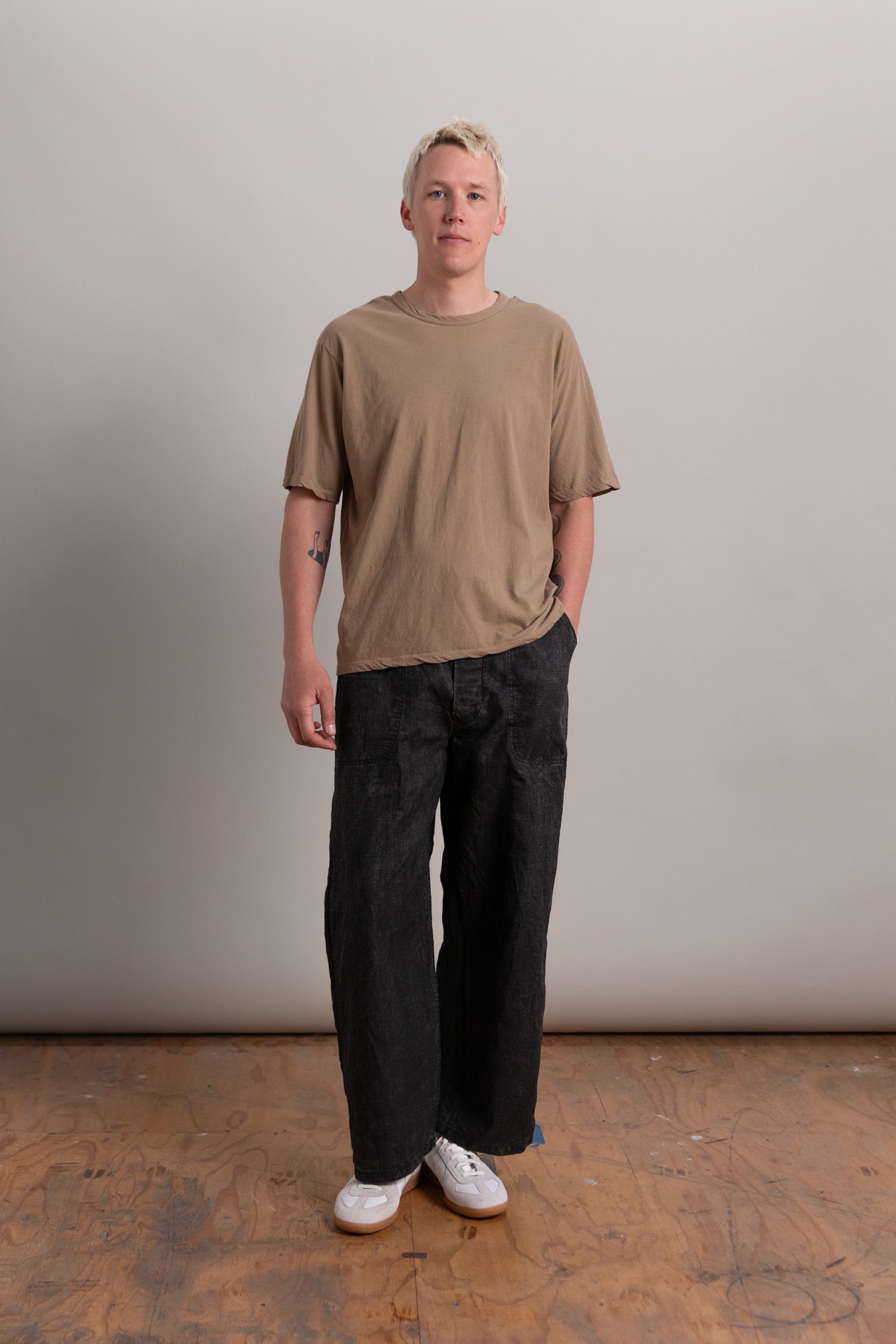 R20 T5 BINDER T-SHIRT IN DUST JERSEY