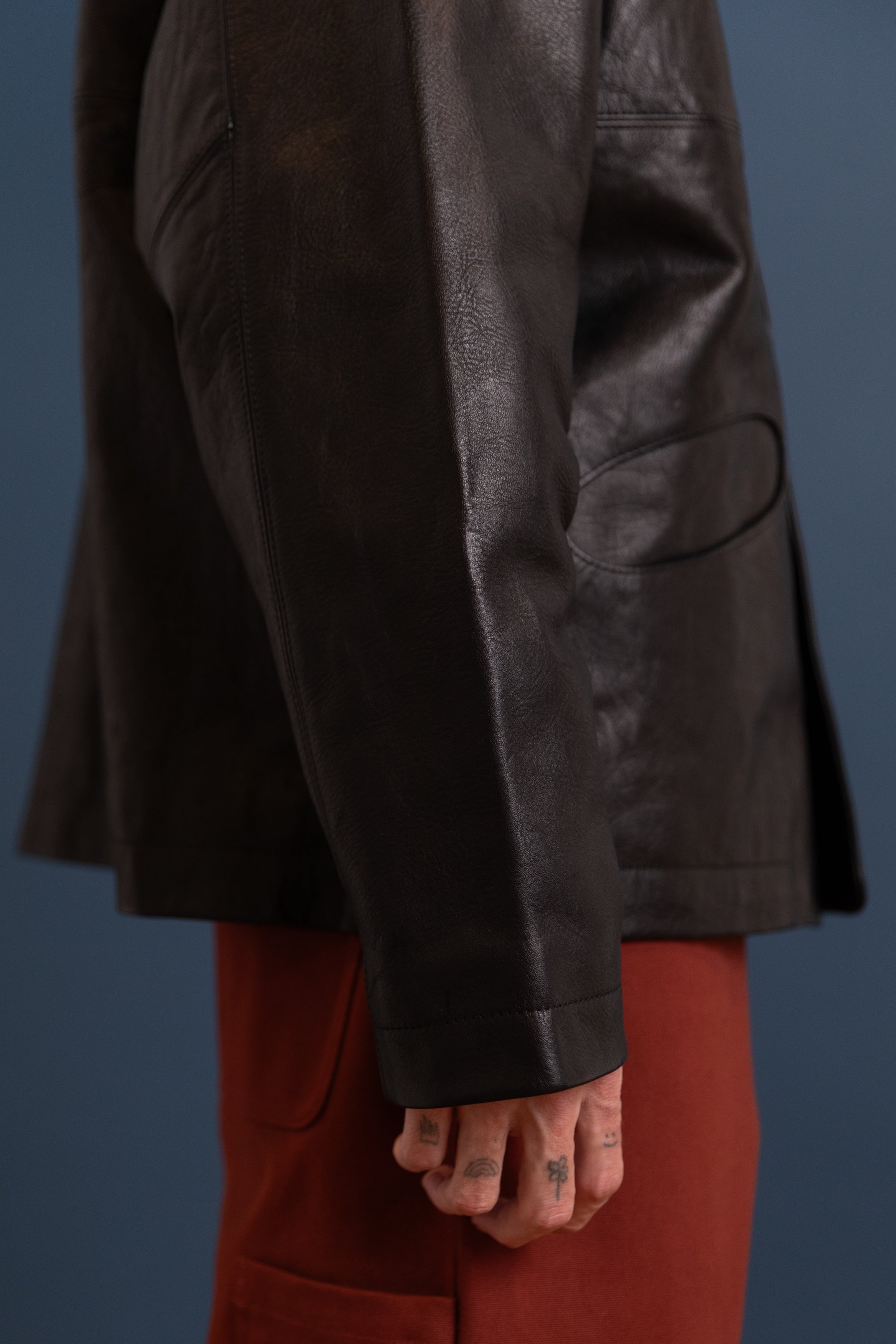 R21 L3 BOAT SHIRT IN BLACK HIDE