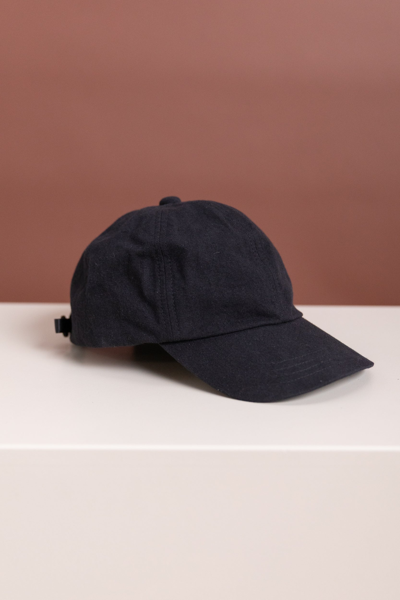 R0 C3 DEEP CAP IN BLACK WASH