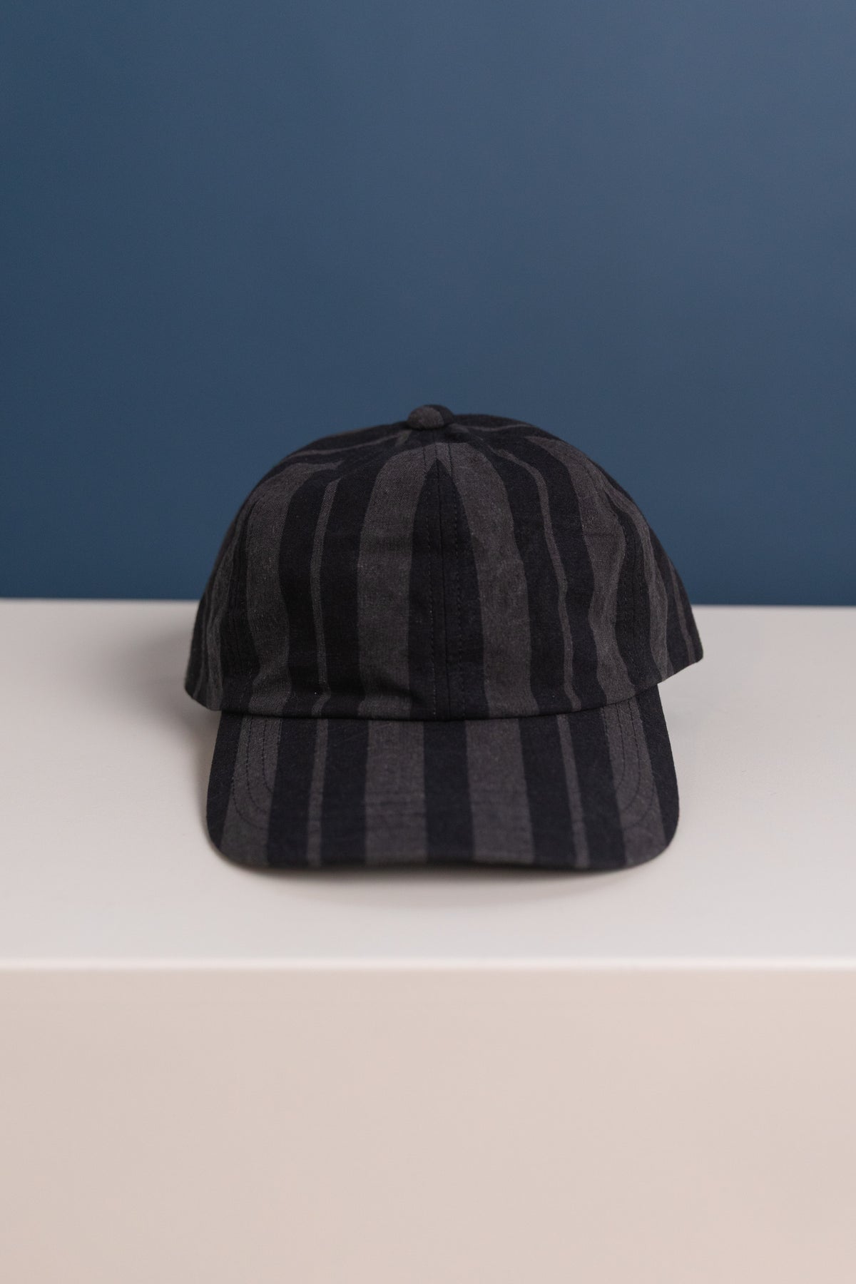 R21 C3 DEEP CAP IN GREY THEATRE WAX