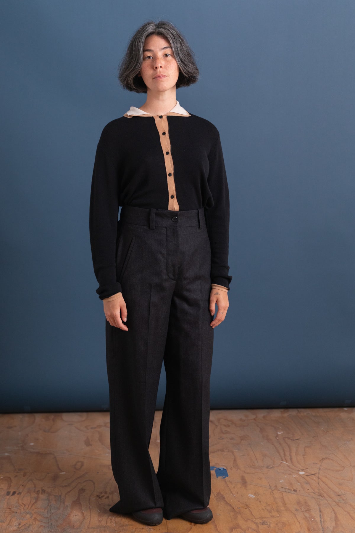 DEEP WAISTBAND CINCH TROUSERS IN BLACK/CHARCOAL STRIPED MUTED WOOL FLANNEL