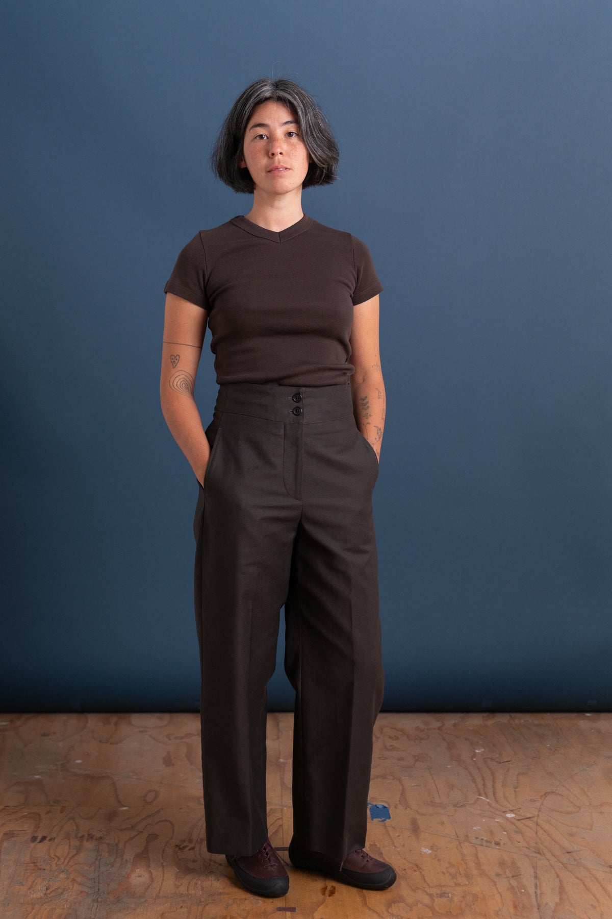 DEEP WAISTBAND TROUSERS IN ELEPHANT DRY COTTON DRILL