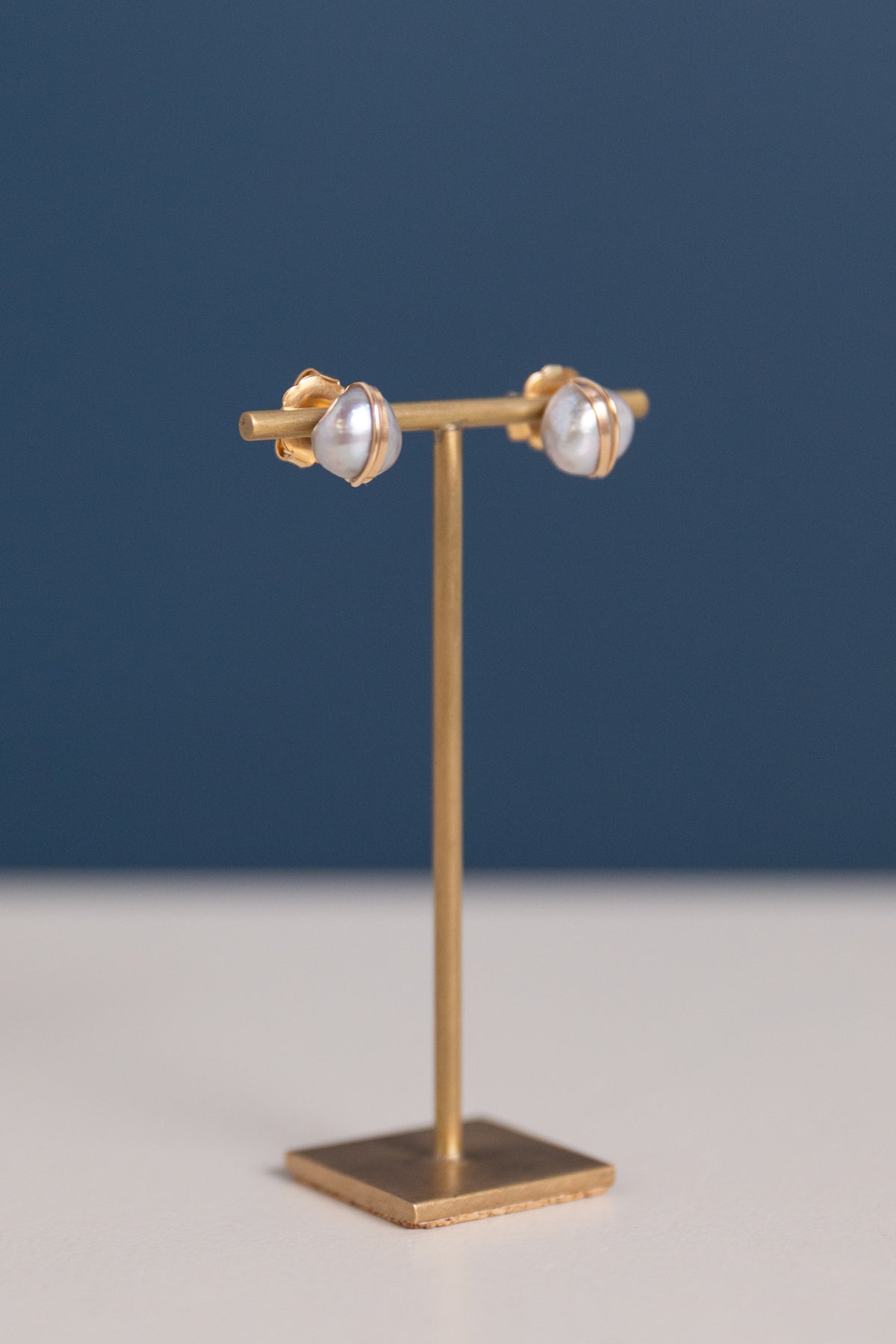 GRANDE BAROQUE PEARL STUDS IN SILVER
