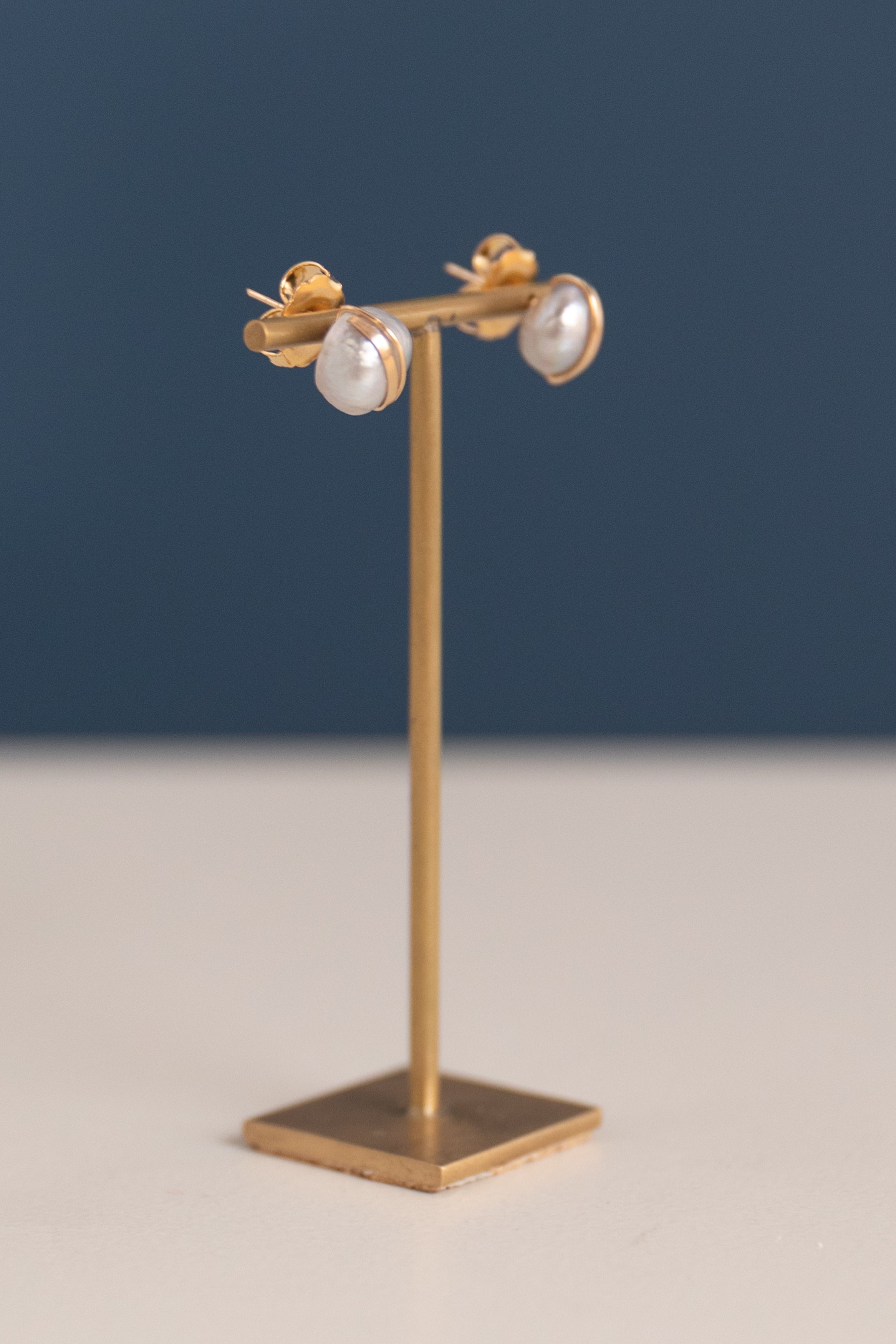 BAROQUE PEARL STUDS IN SILVER