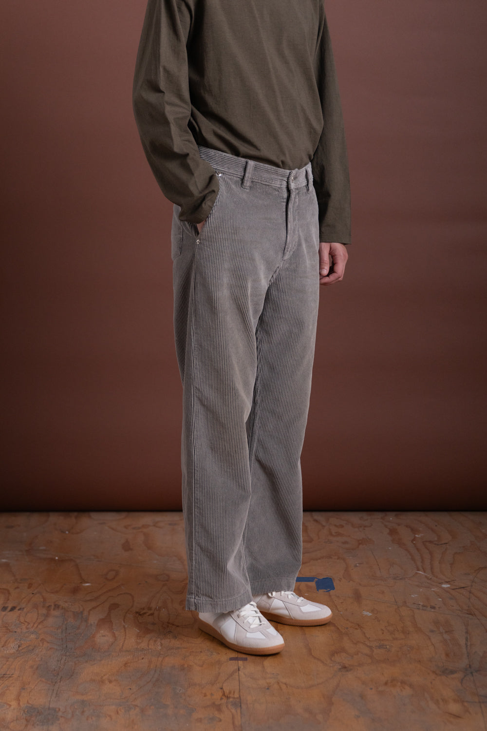 CORD TROUSERS IN STAINED GREY