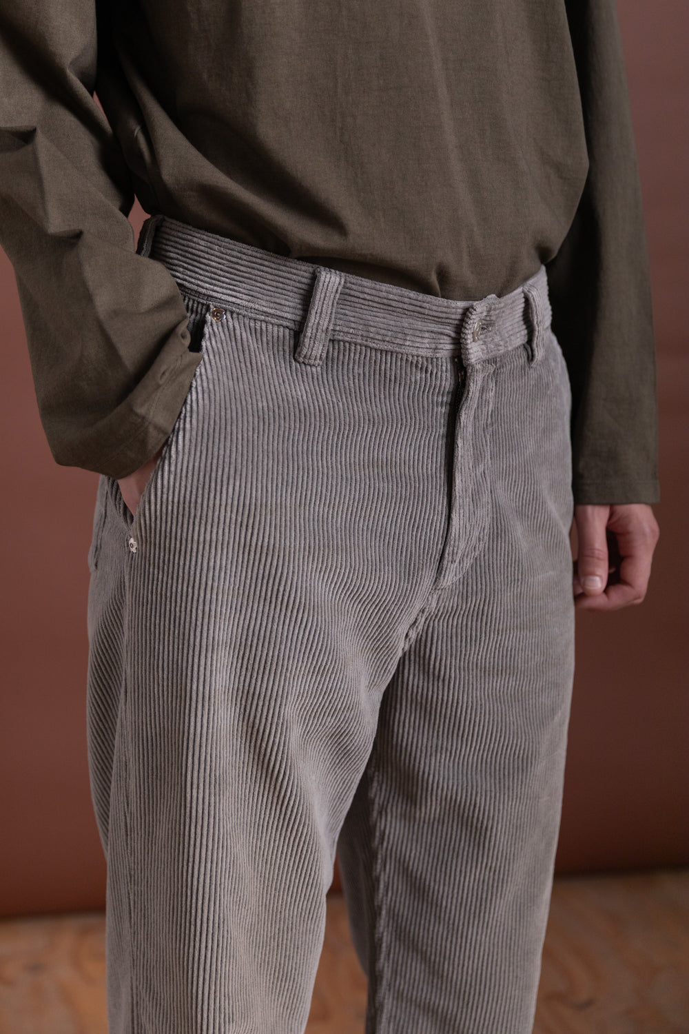 CORD TROUSERS IN STAINED GREY