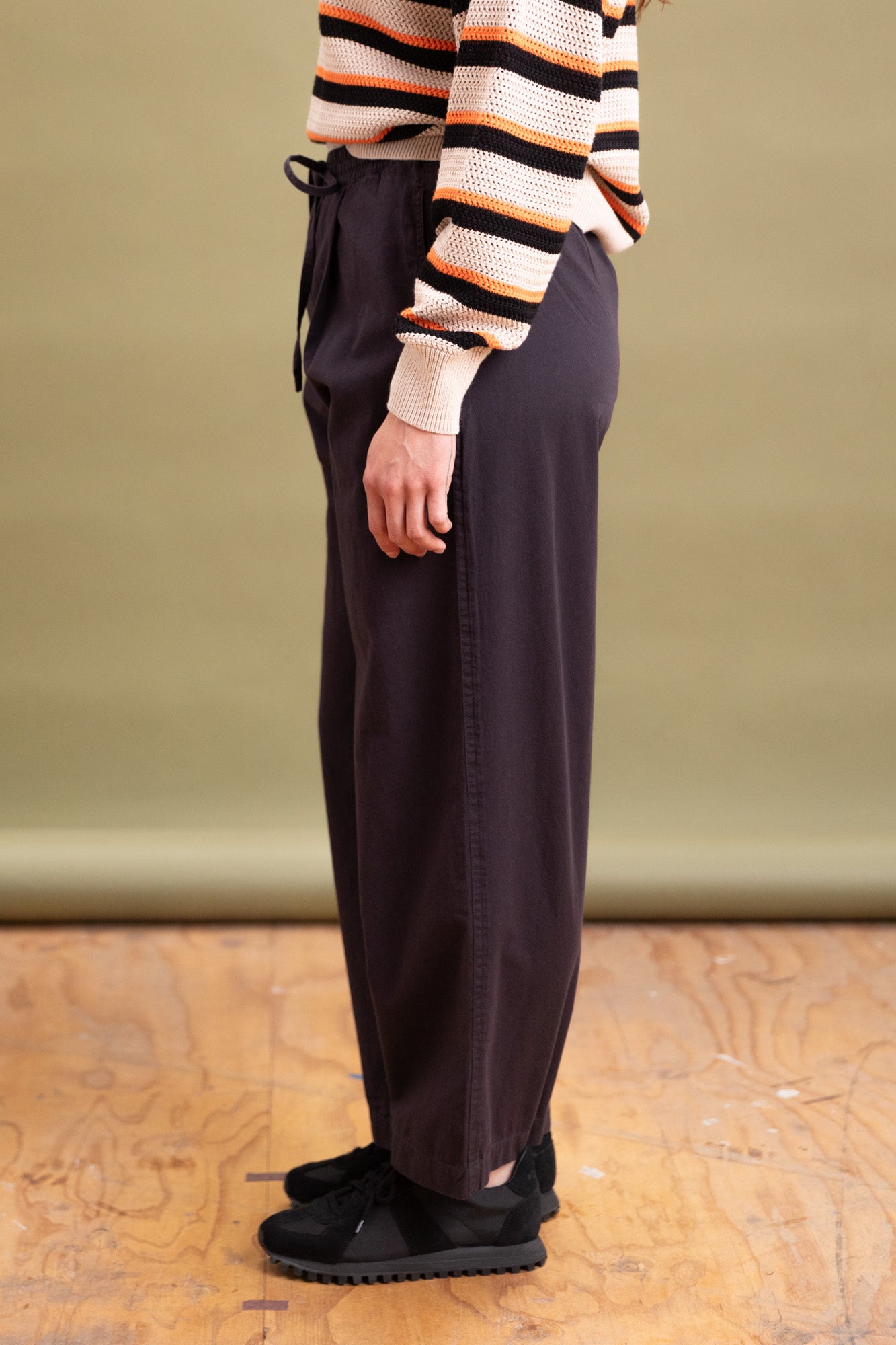 TIE TROUSER IN FADED BLACK