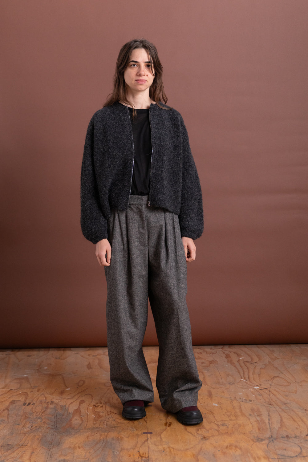 BOUCLE ZIP CARDIGAN IN CHARCOAL