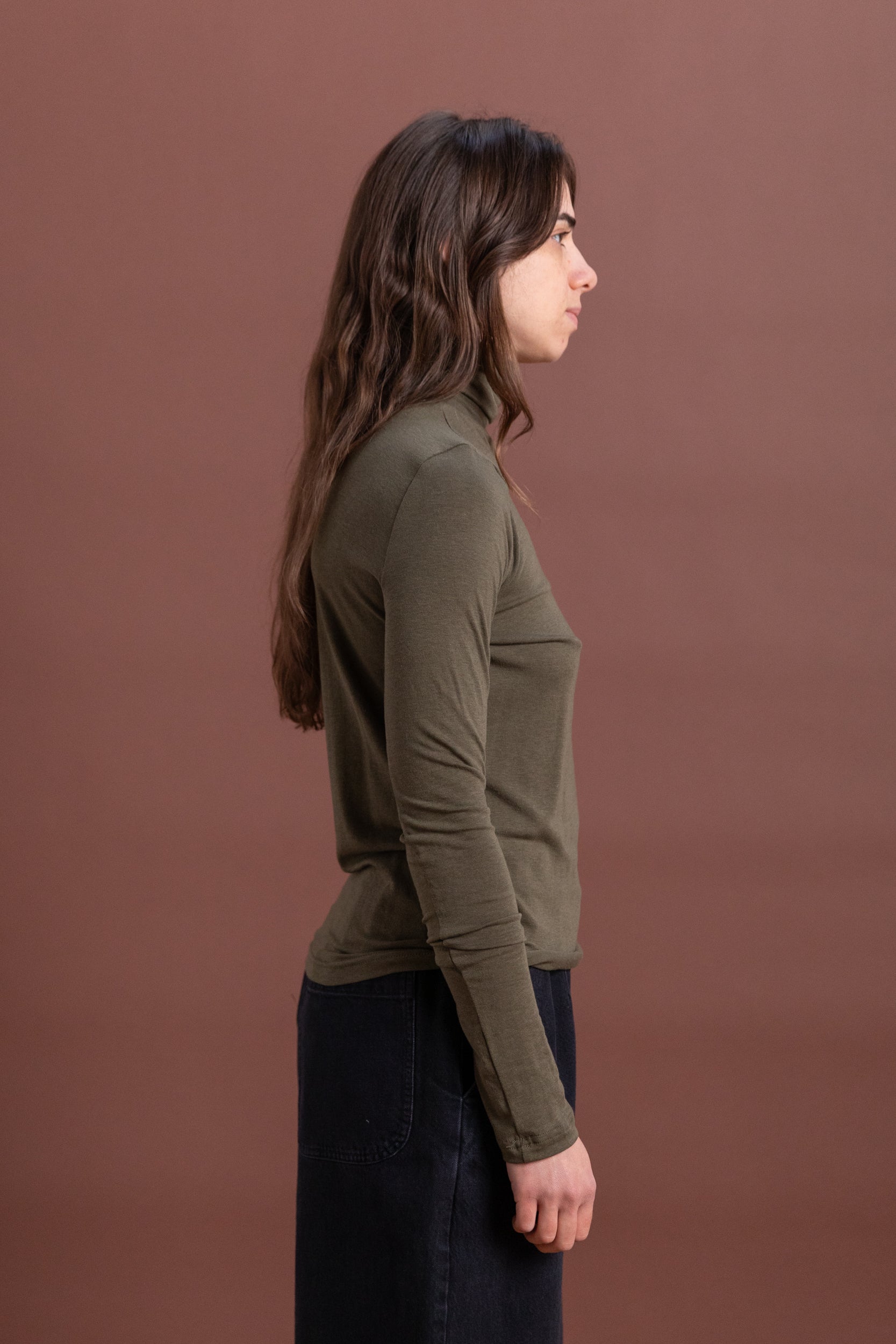 ROLL NECK JERSEY TOP IN LIGHT OLIVE