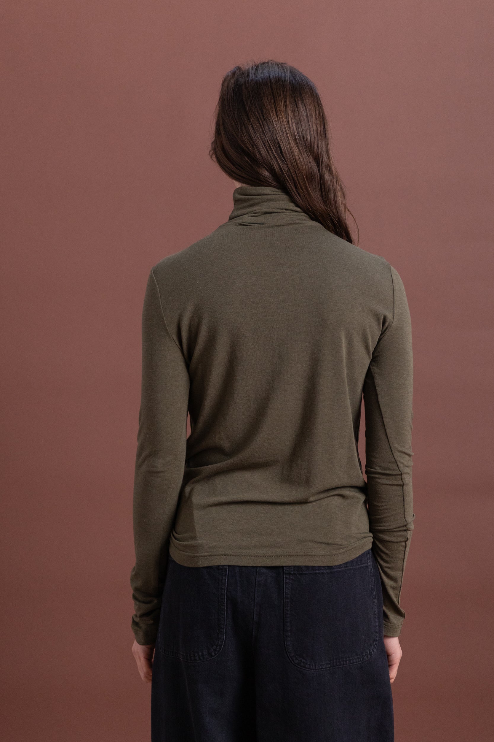 ROLL NECK JERSEY TOP IN LIGHT OLIVE
