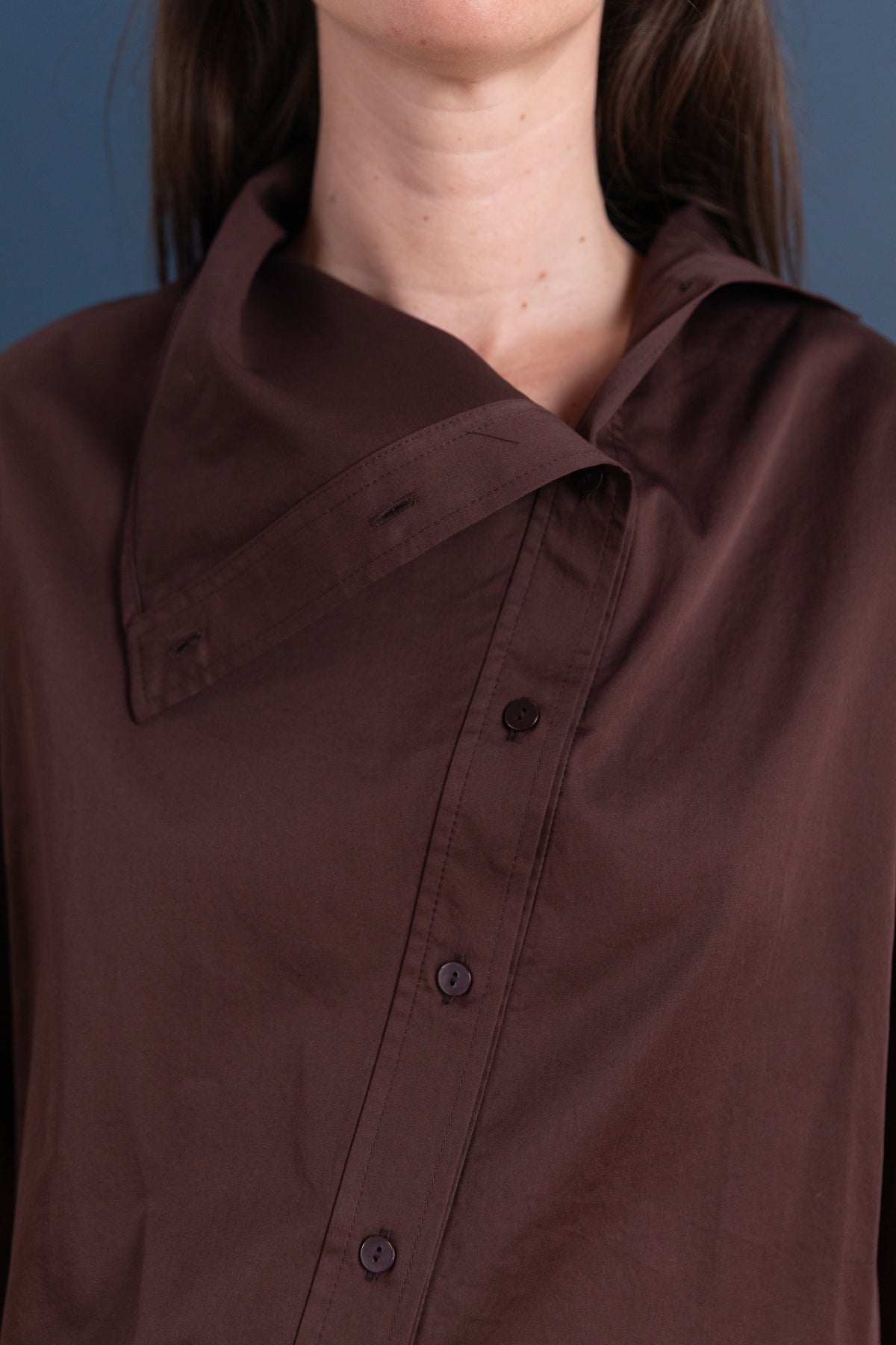ASYMMETRIC COTTON SHIRT IN BROWN