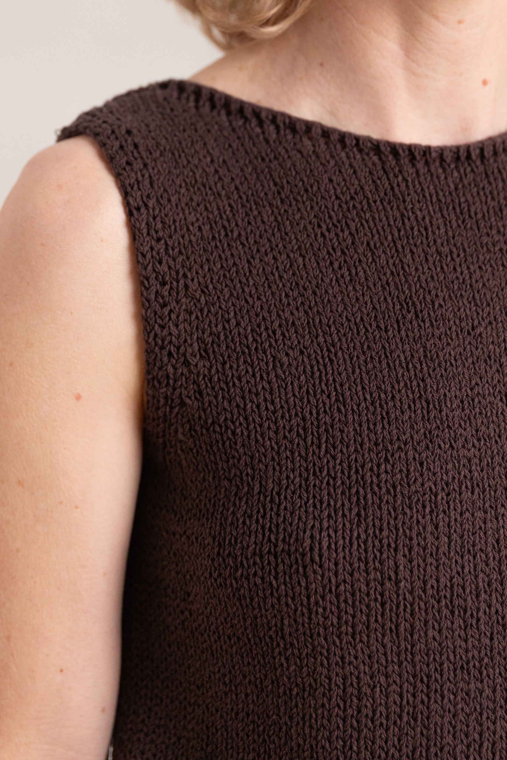 BOAT NECK KNIT TANK IN DARK BROWN