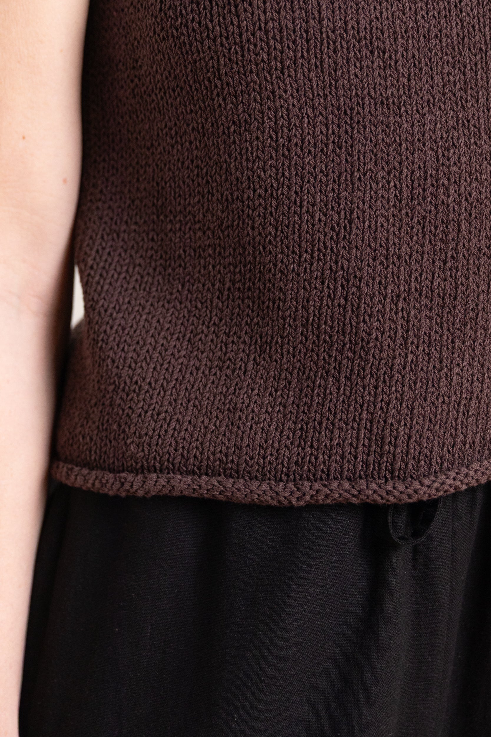 BOAT NECK KNIT TANK IN DARK BROWN