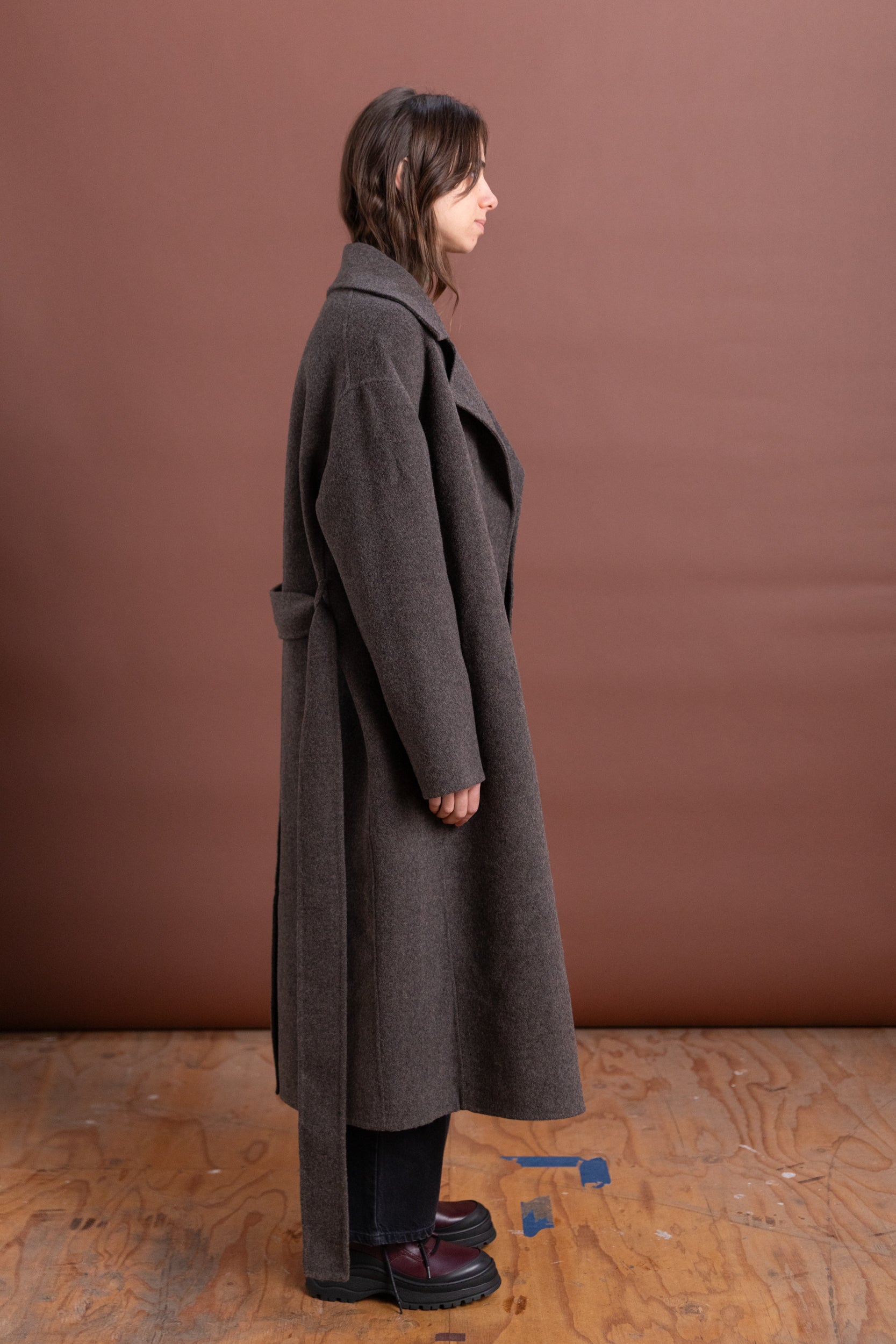 HANDMADE BELTED WOOL COAT IN BROWN