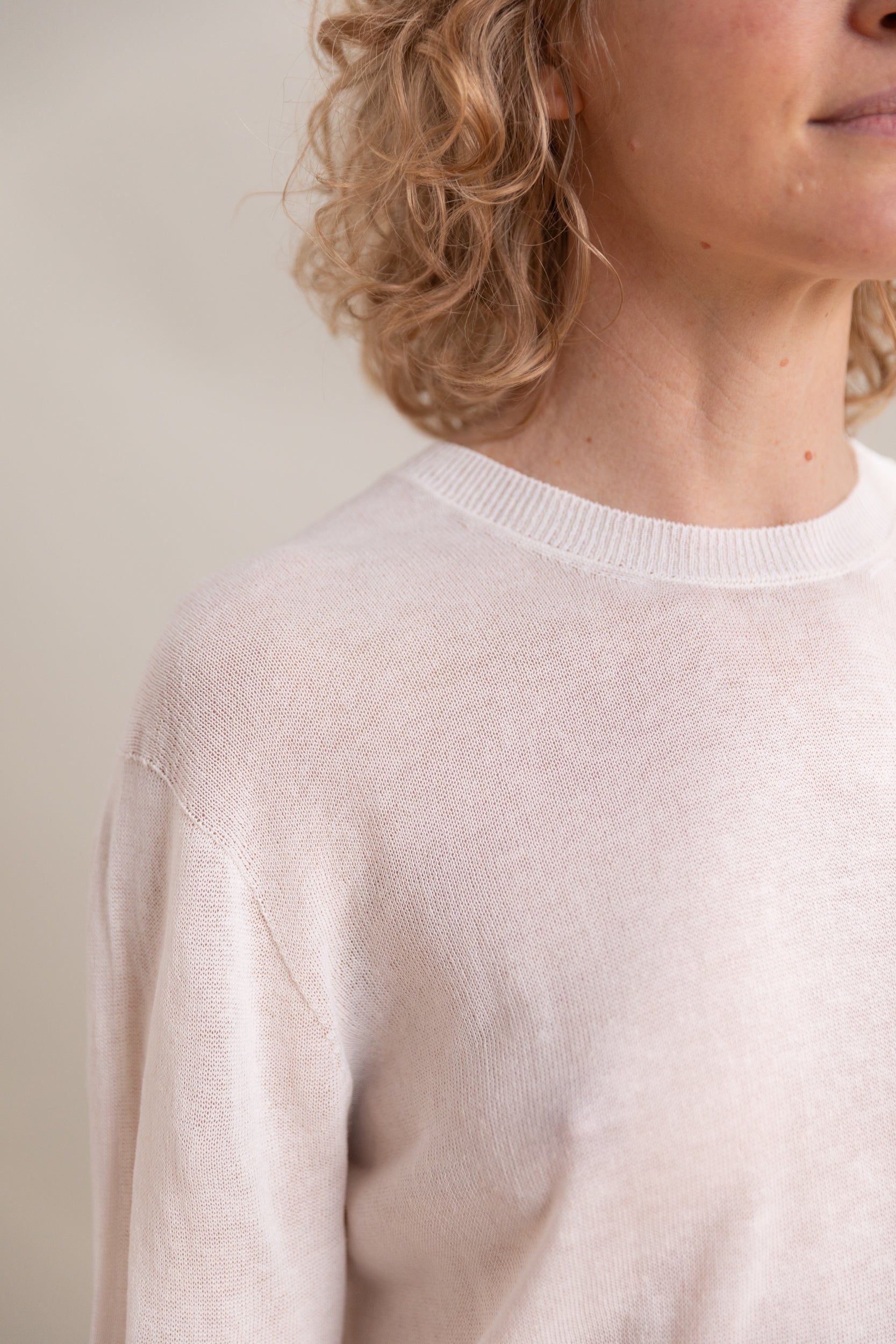 SEMI SHEER LINEN BLEND KNIT TOP IN WHITE