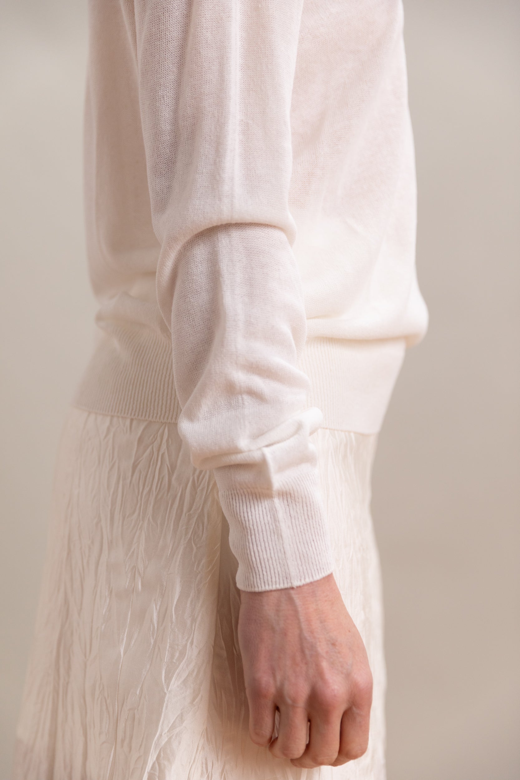 SEMI SHEER LINEN BLEND KNIT TOP IN WHITE