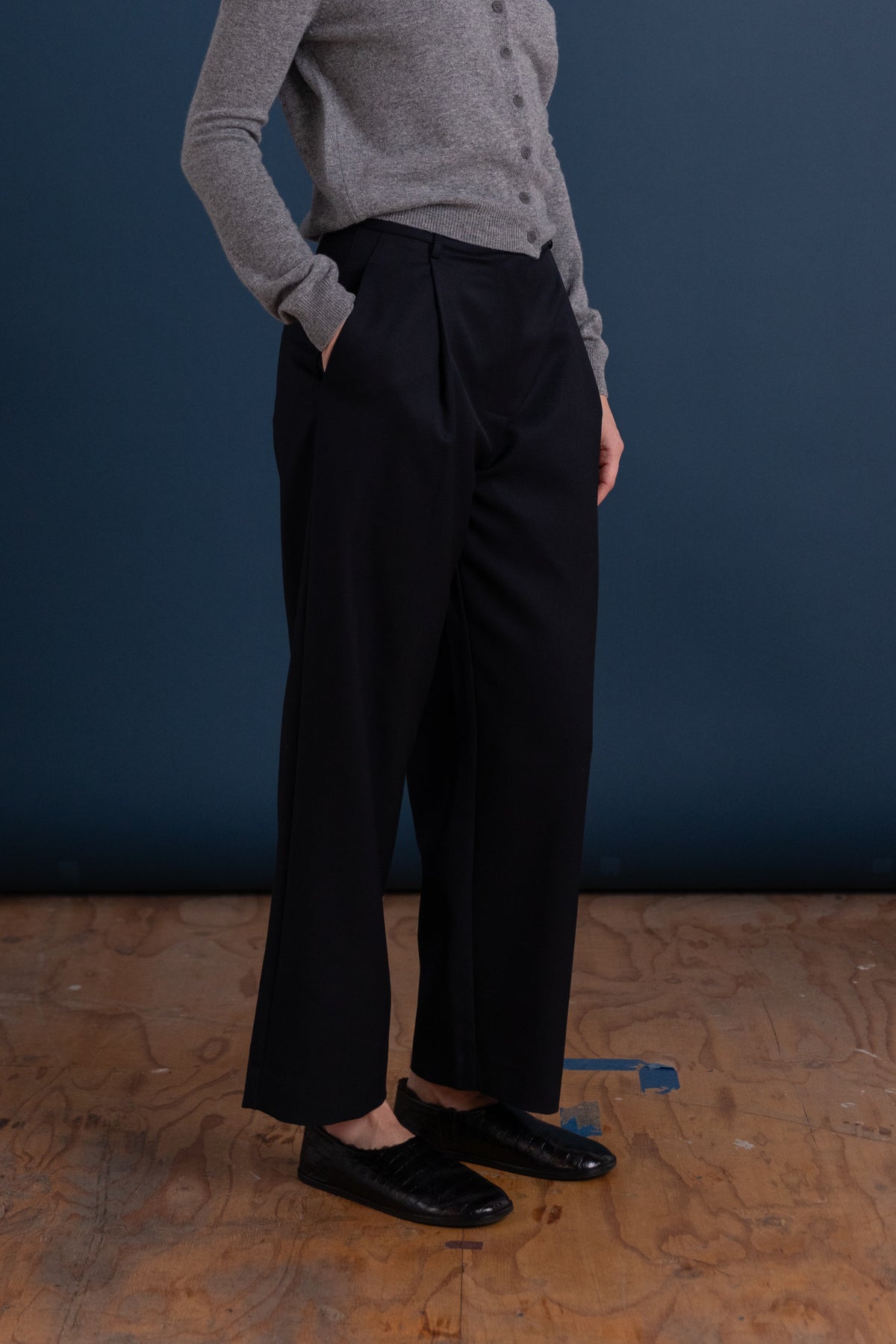 PLEATED TAILORED PANTS