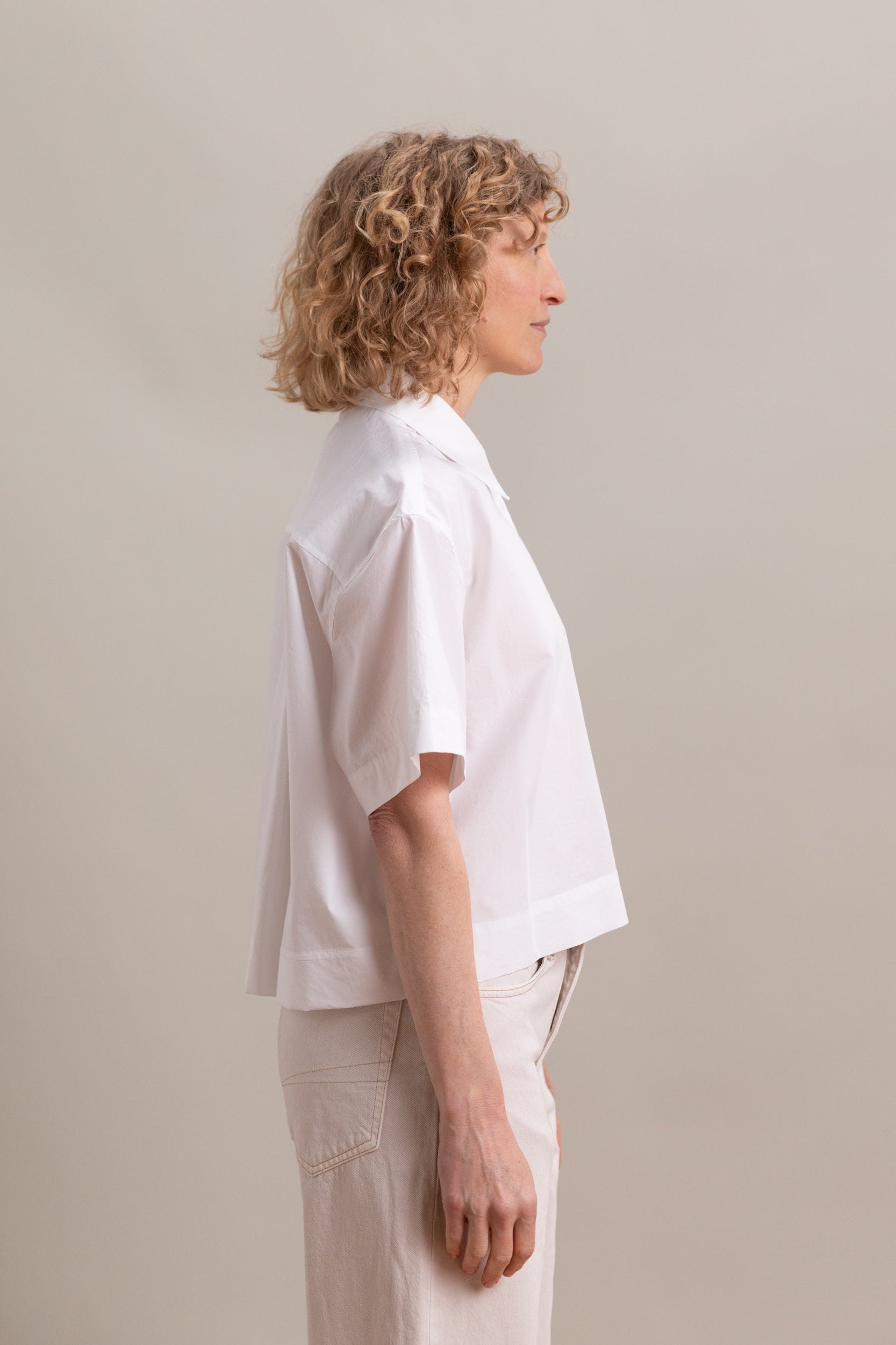 SHORT SLEEVE COTTON SHIRT IN WHITE
