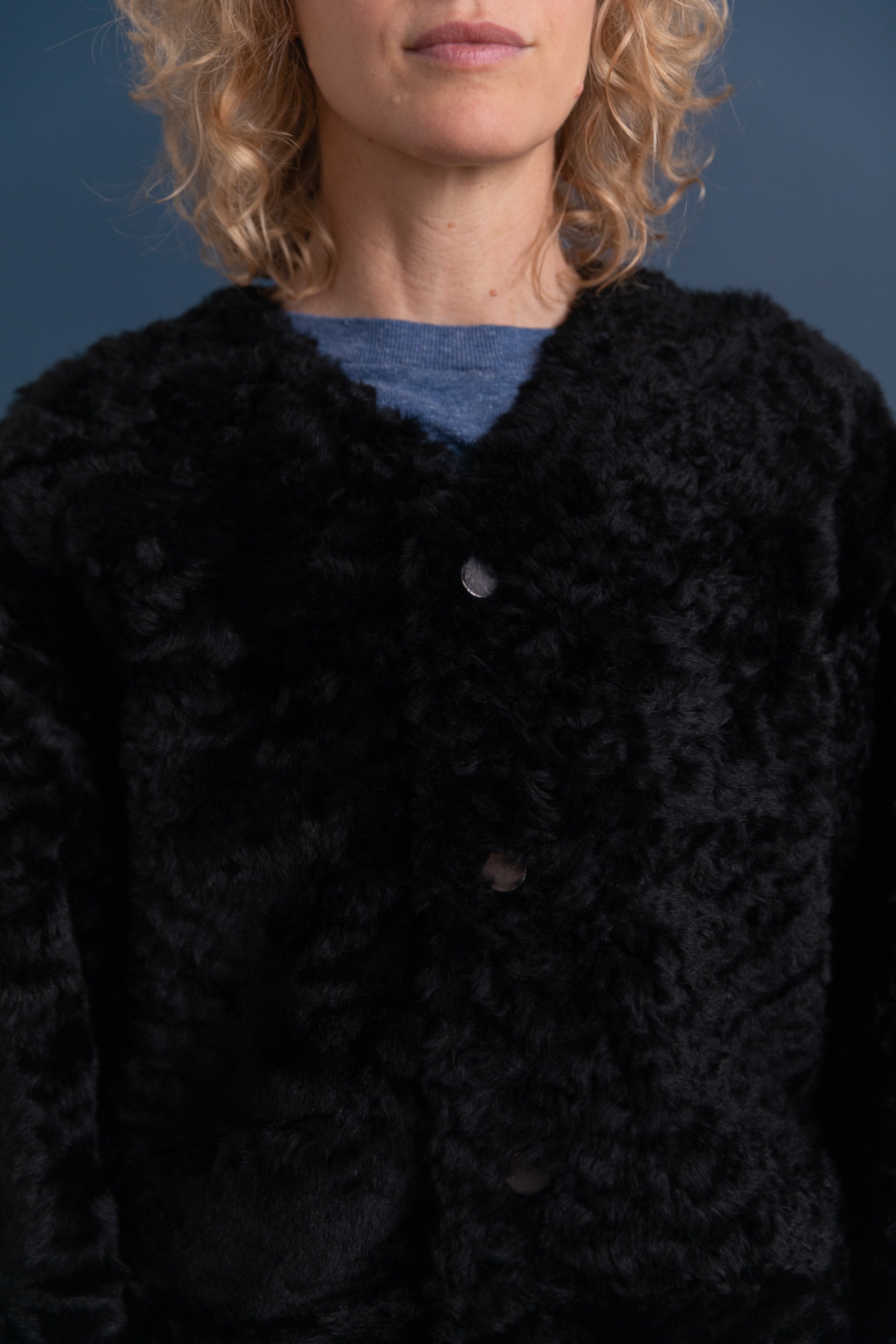 REVERSIBLE LINER IN BLACK MOSSO SHEEPSKIN
