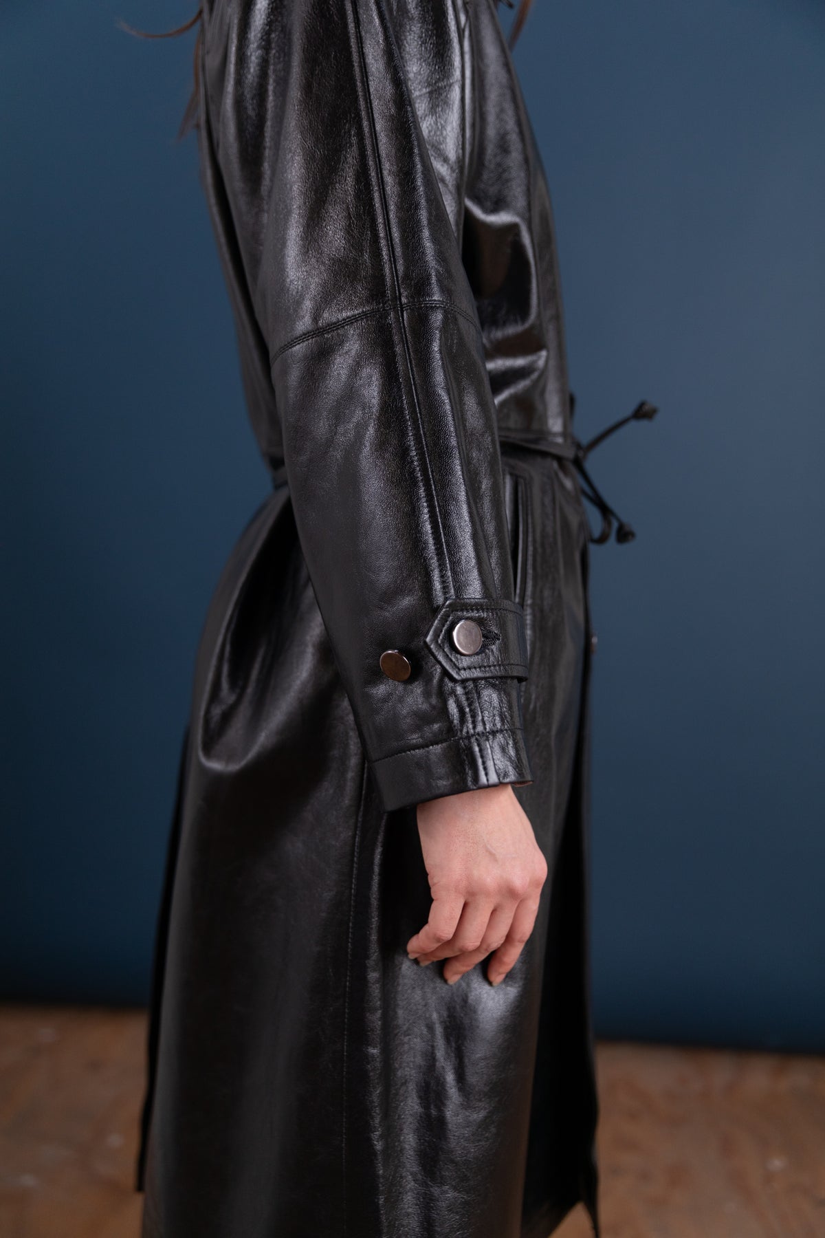 MARIA TRENCH IN NATURAL BLACK
