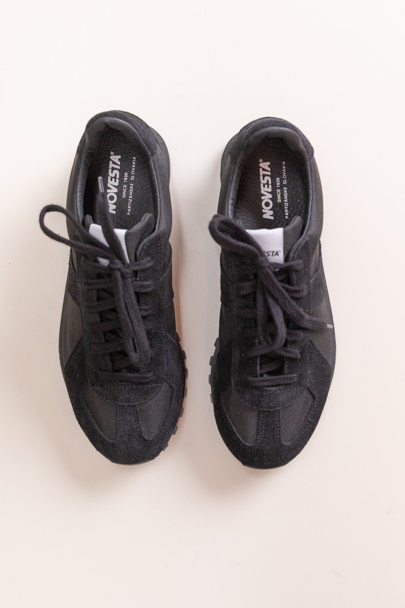 GAT TRAIL SNEAKER IN BLACK