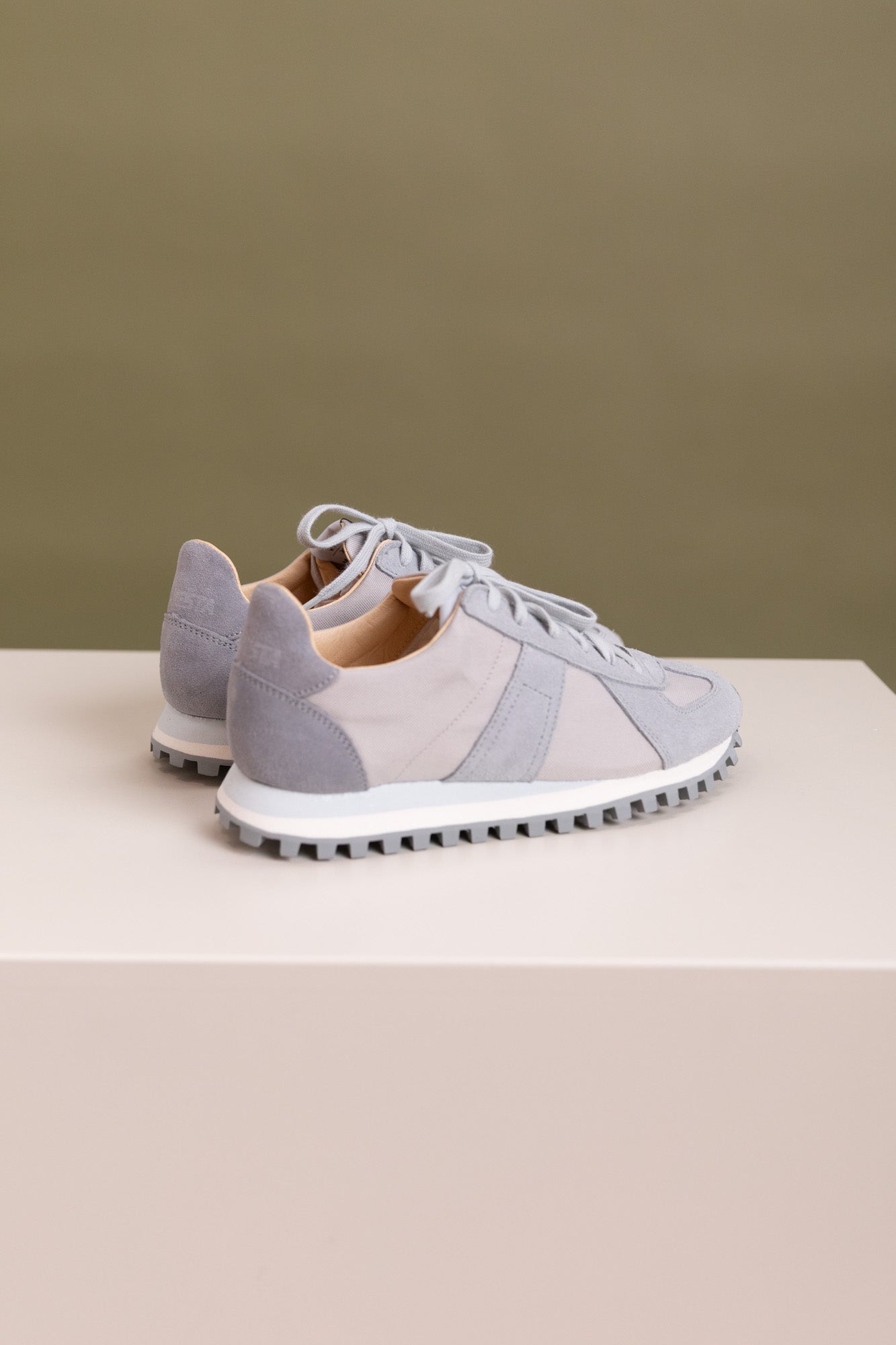 GAT TRAIL SNEAKER IN GREY