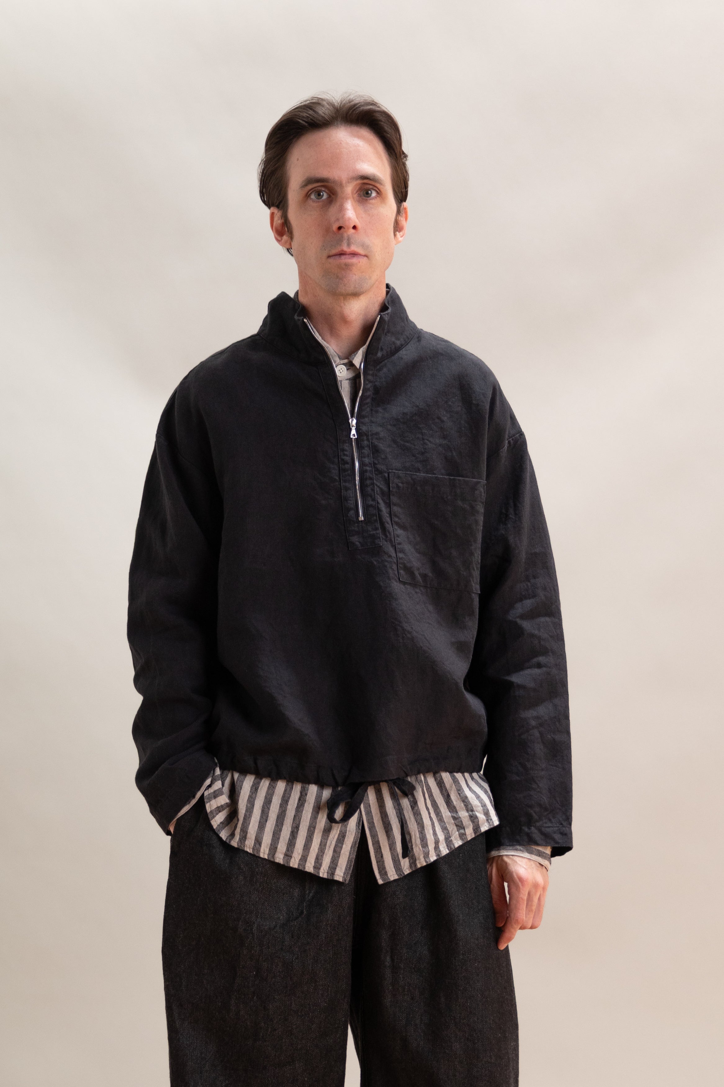 CRANE PULLOVER IN BLACK LINEN