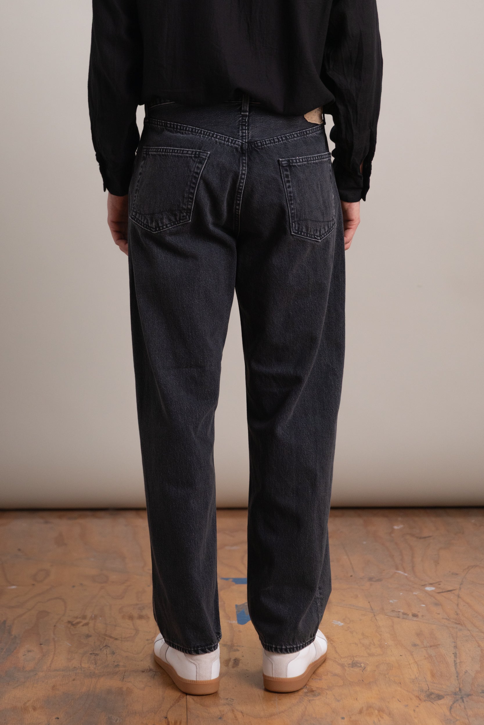 101 DAD'S FIT DENIM PANTS IN BLACK STONE DENIM