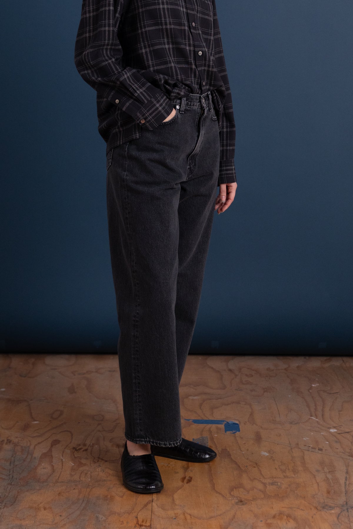 100 SUPER DADS DENIM PANTS IN BLACK DENIM STONE