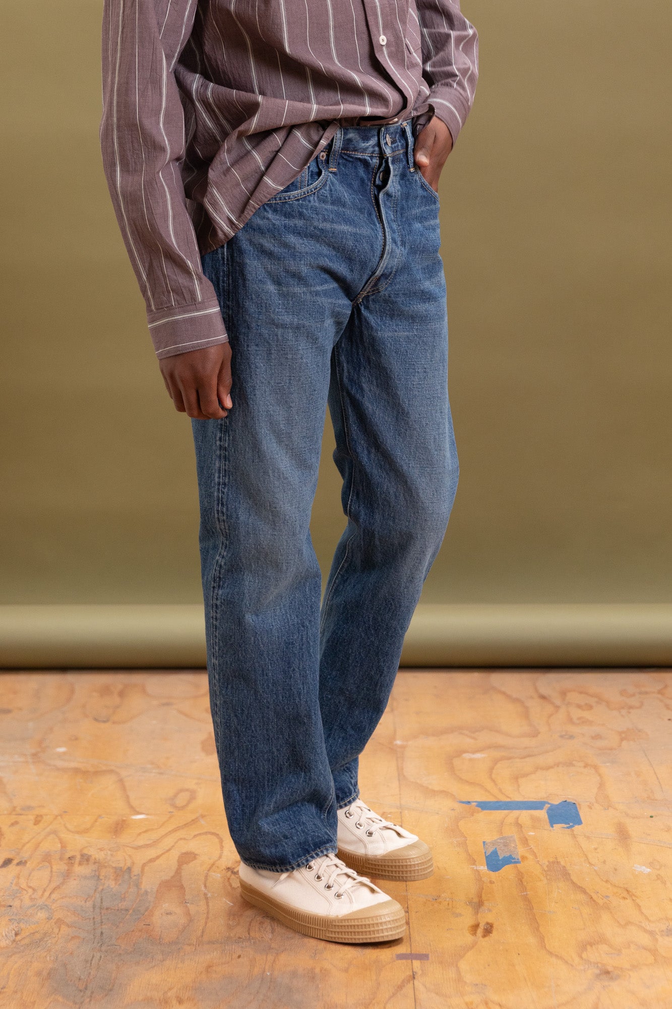 105 STANDARD SELVEDGE DENIM IN 2 YEAR WASH