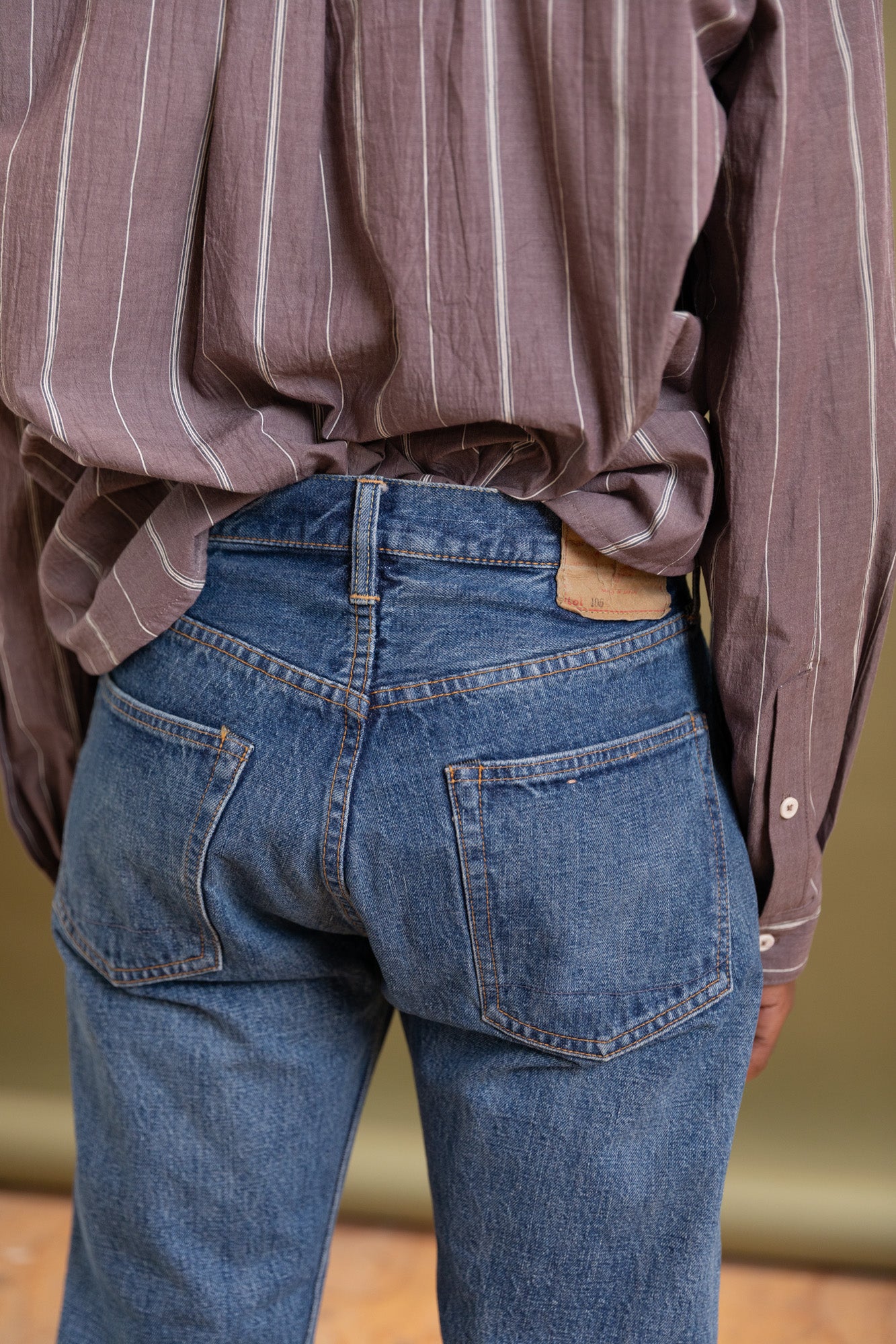 105 STANDARD SELVEDGE DENIM IN 2 YEAR WASH