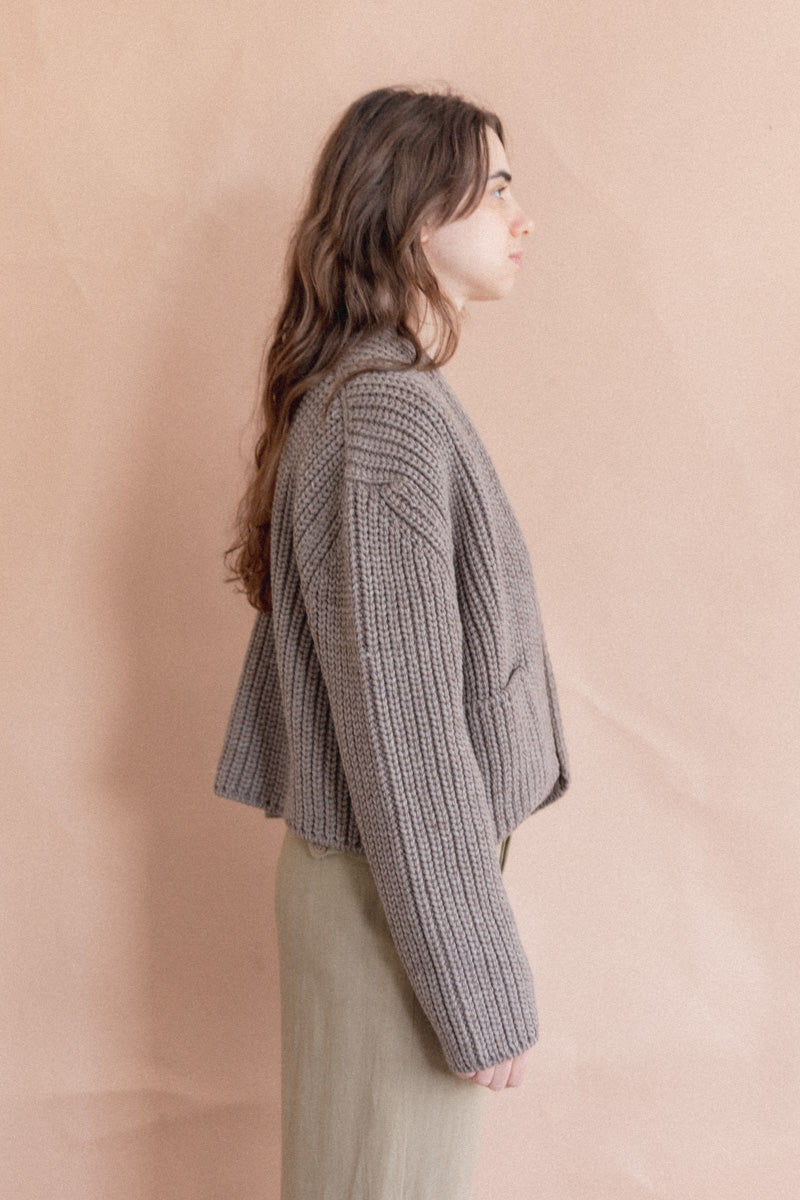 KNITTED WOOL BOJ CARDIGAN IN CUB